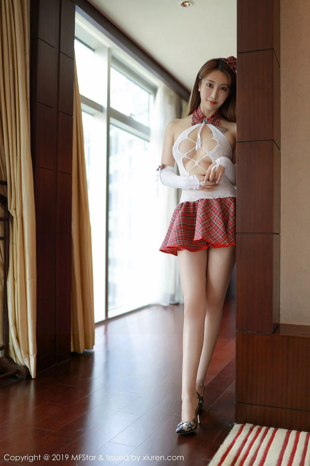 秀人集.com_[MFStar模范学院]Vol.208_嫩模Betty林子欣性感学生制服缕空内衣秀火辣身材诱惑写真43P
