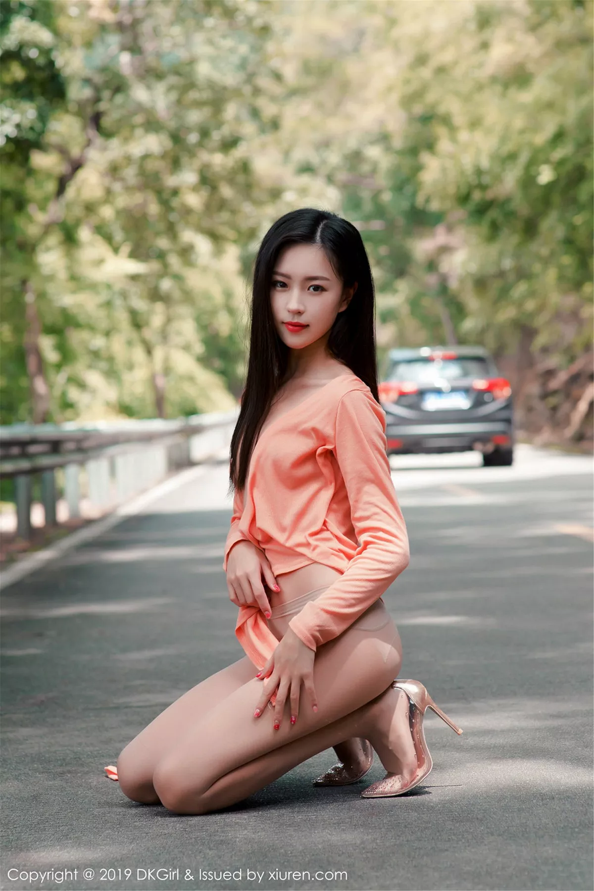 秀人集.com_[DKGirl御女郎]Vol.114_嫩模小子怡Alice户外露天车拍系列无内肉丝裤袜惹火诱惑写真48P