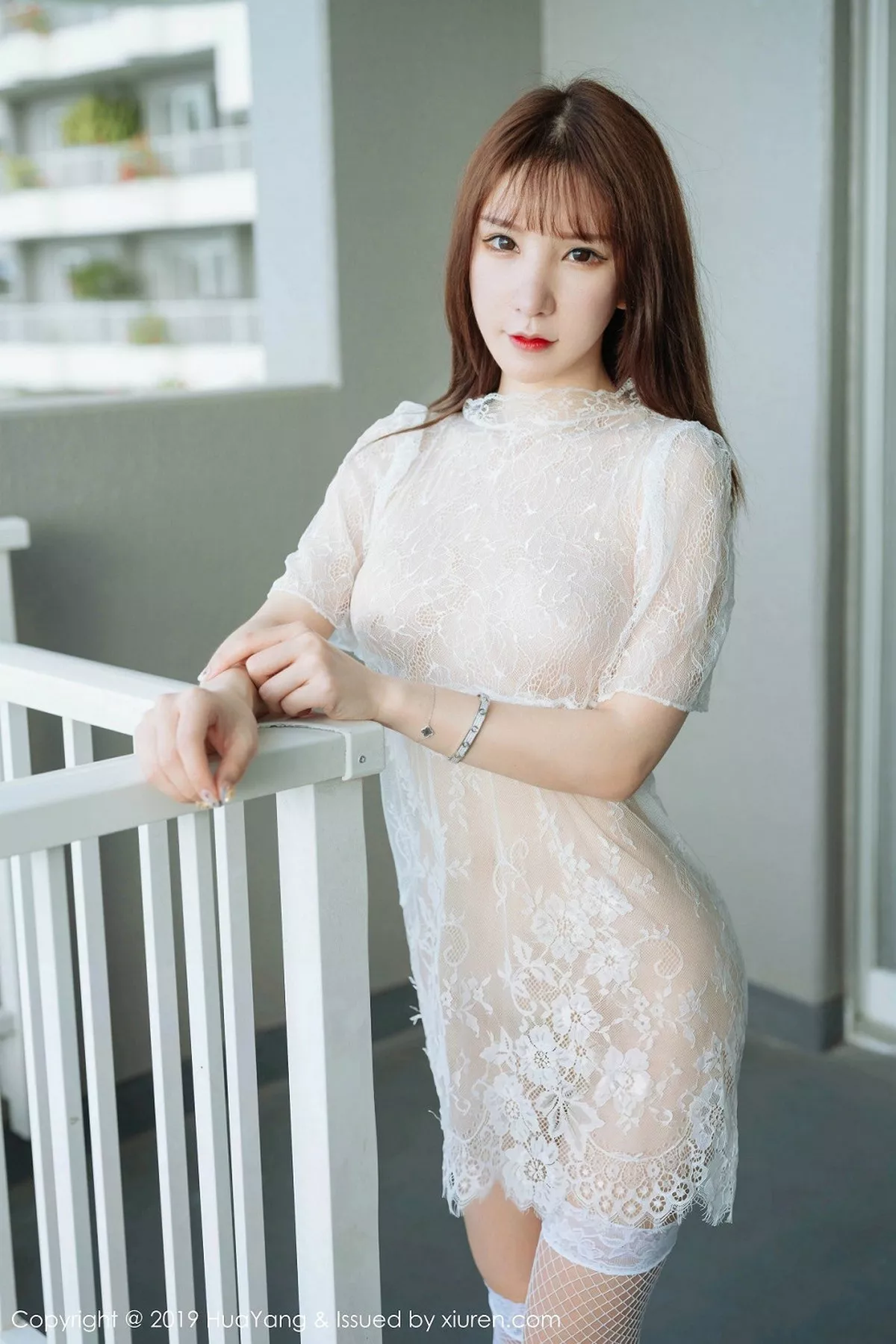 秀人集.com_[HuaYang花漾]Vol.169_女神周于希Sandy私房缕空薄纱内衣配蕾丝袜秀火辣身材诱惑写真50P