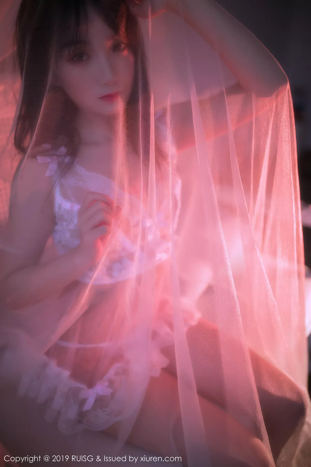 秀人集.com_[RUISG瑞丝馆]Vol.079_嫩模小葡萄miki私房梦幻光线下白色蕾丝薄纱内衣惹火诱惑写真42P