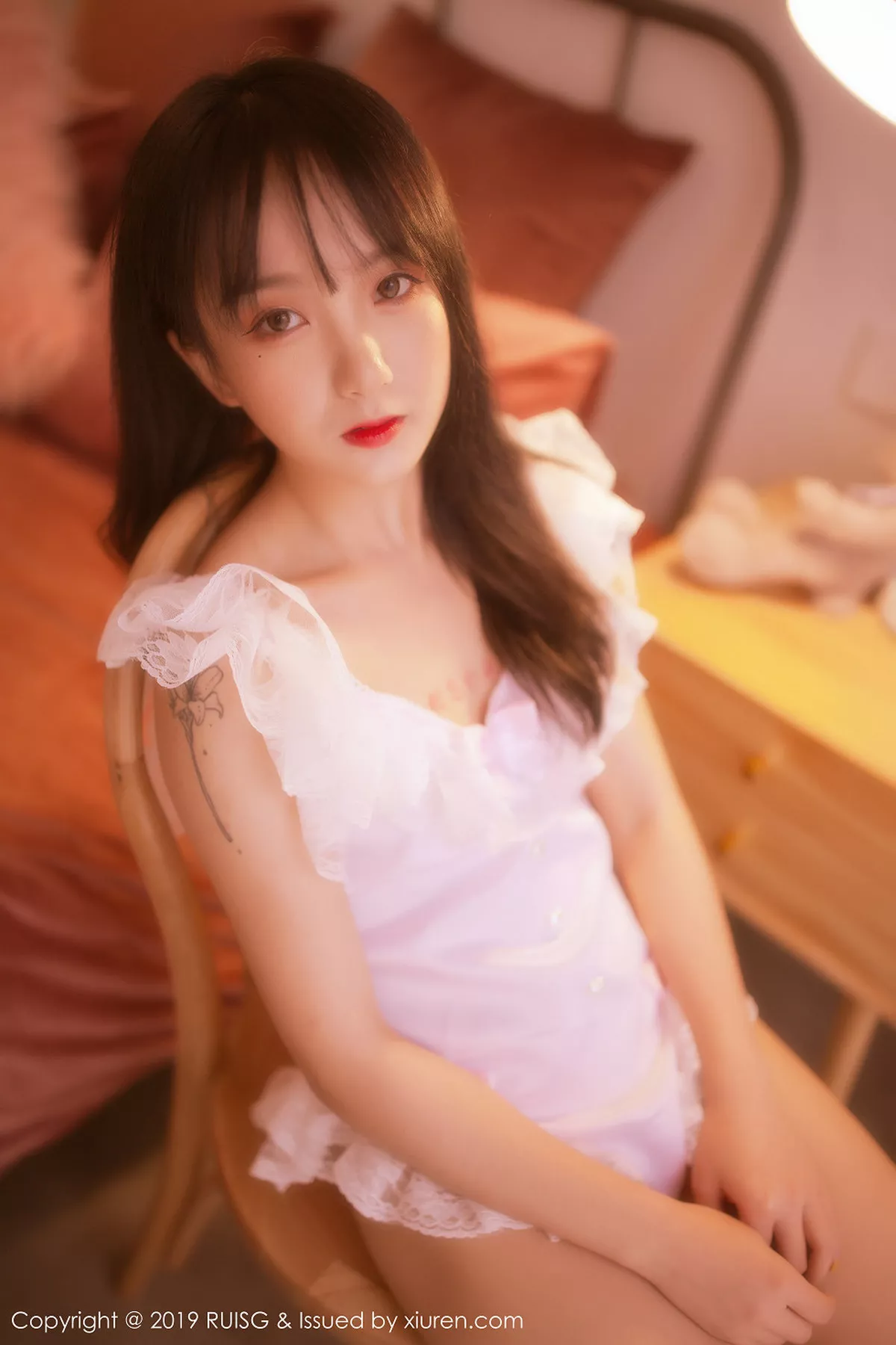 秀人集.com_[RUISG瑞丝馆]Vol.085_新人妹子小葡萄miki私房梦幻光线诱人蕾丝内衣唯美诱惑写真43P