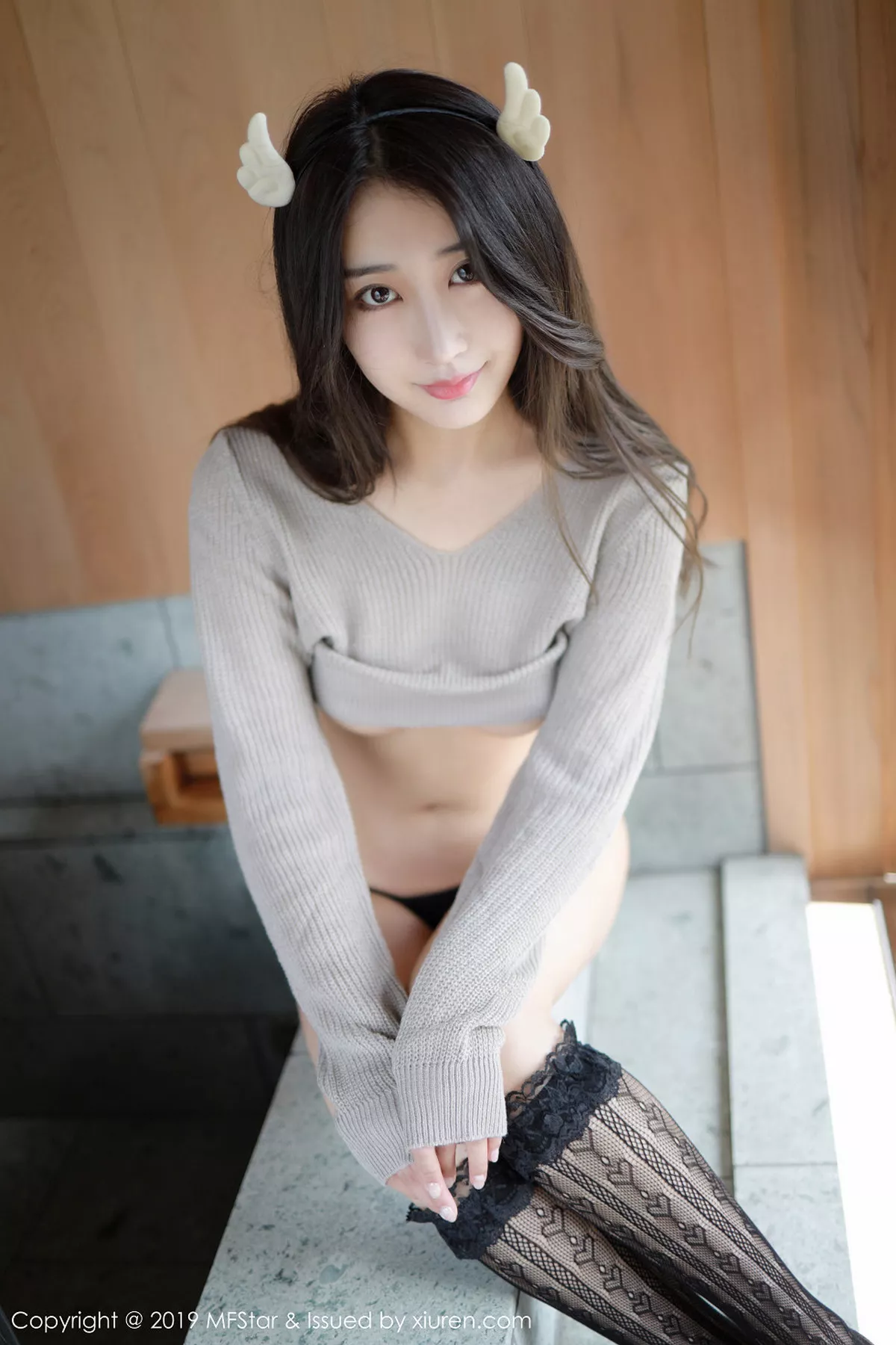 秀人集.com_[MFStar模范学院]Vol.212_嫩模Betty林子欣日本旅拍半截真空毛衣露半球惹火诱惑写真51P