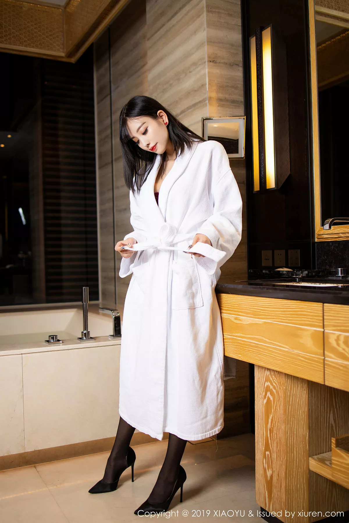 秀人集.com_[XiaoYu画语界]Vol.153_女神杨晨晨sugar海南旅拍酒红蕾丝内衣配吊带丝袜诱惑写真80P
