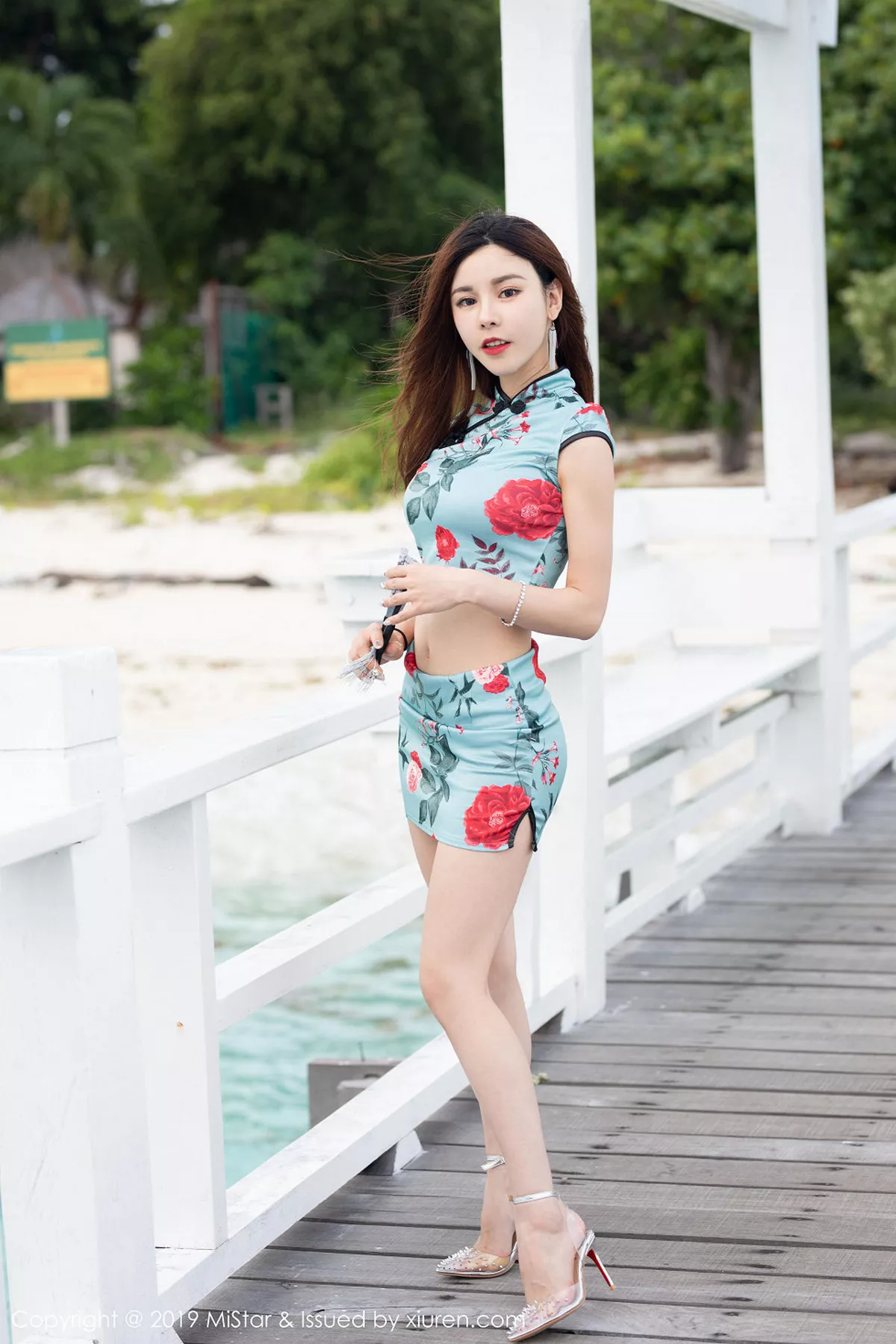 秀人集.com_[MiStar魅妍社]Vol.306_嫩模沈佳熹仙本那旅拍户外华丽古韵旗袍装扮性感写真40P
