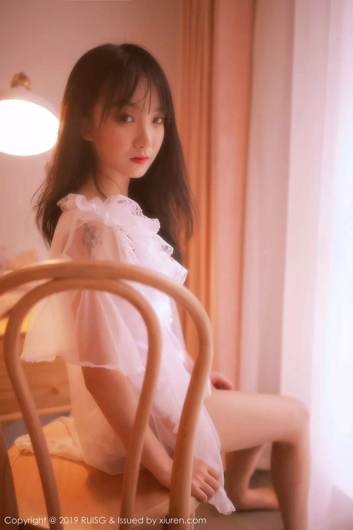 秀人集.com_[RUISG瑞丝馆]Vol.085_新人妹子小葡萄miki私房梦幻光线诱人蕾丝内衣唯美诱惑写真43P