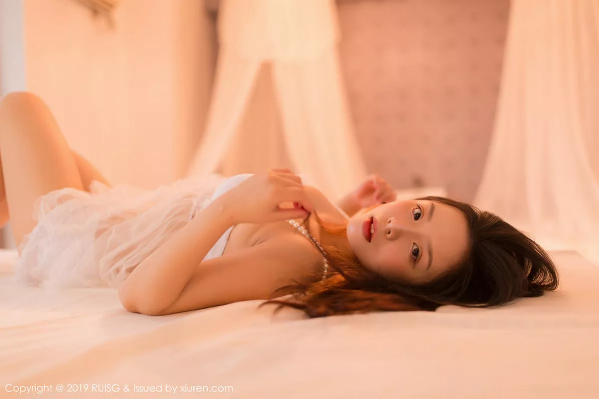 秀人集.com_[RUISG瑞丝馆]Vol.081_嫩模木木夕Mmx私房性感白色薄纱内衣秀完美身材诱惑写真46P
