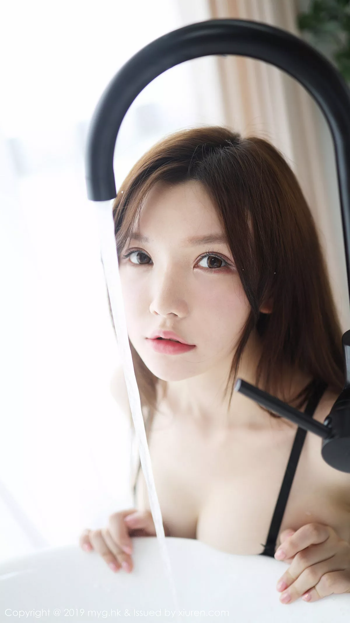秀人集.com_[MyGirl美媛馆]Vol.386_嫩模糯美子Mini私房镂空蕾丝内衣秀丰乳肥臀完美诱惑写真100P