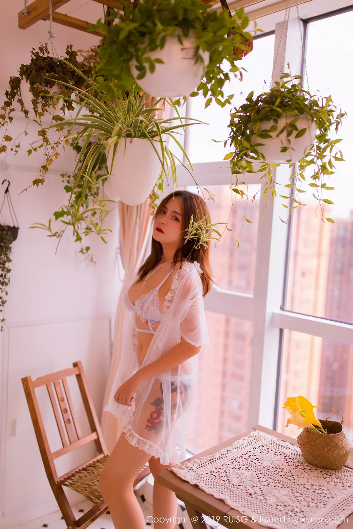 秀人集.com_[RUISG瑞丝馆]Vol.082_嫩模Daisy琳琳居家私房白色蕾丝内衣秀完美身材豪乳诱惑写真48P