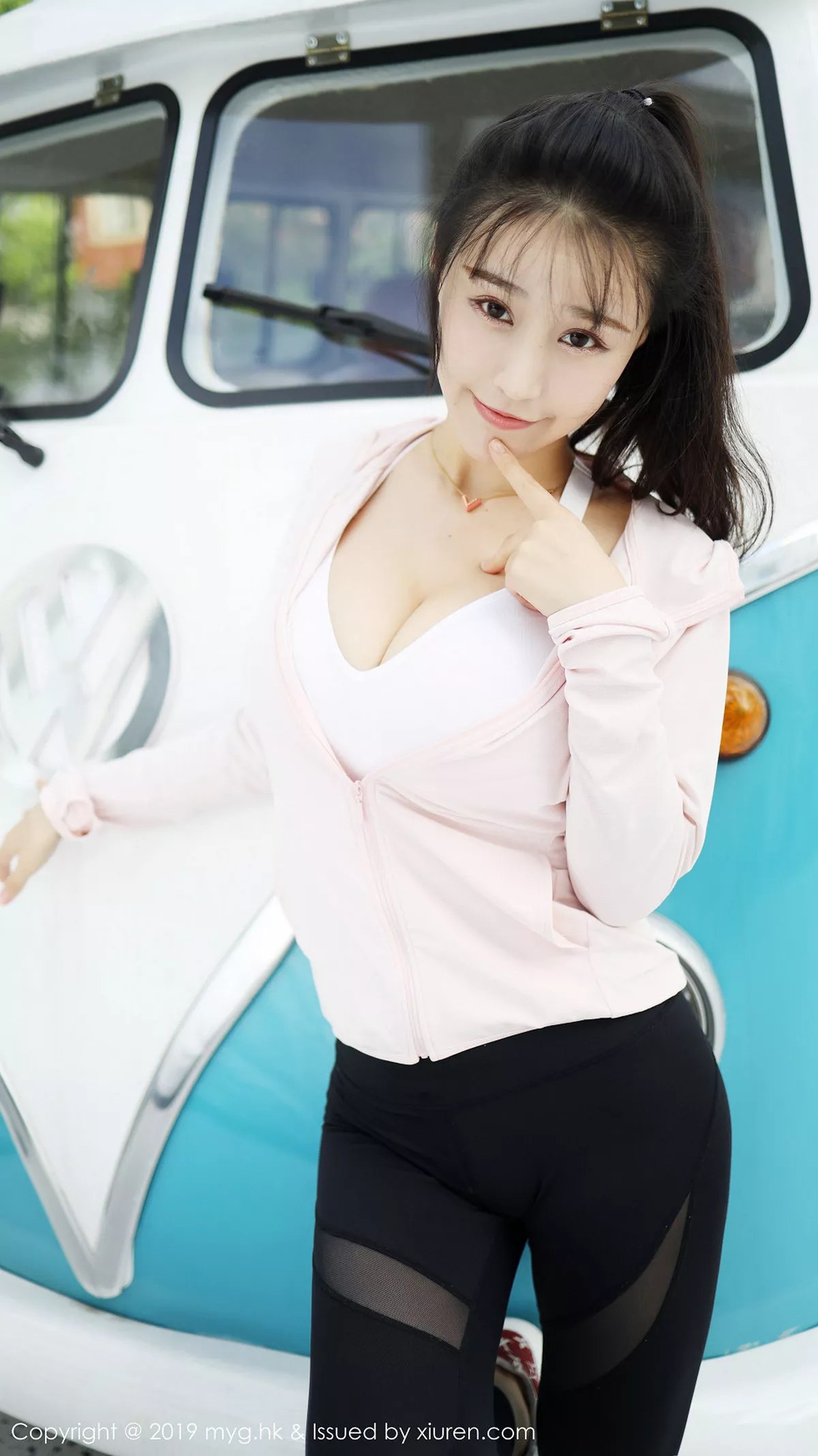 秀人集.com_[MyGirl美媛馆]Vol.387_女神Flower朱可儿户外运动装半脱秀蕾丝内裤惹火诱惑写真75P