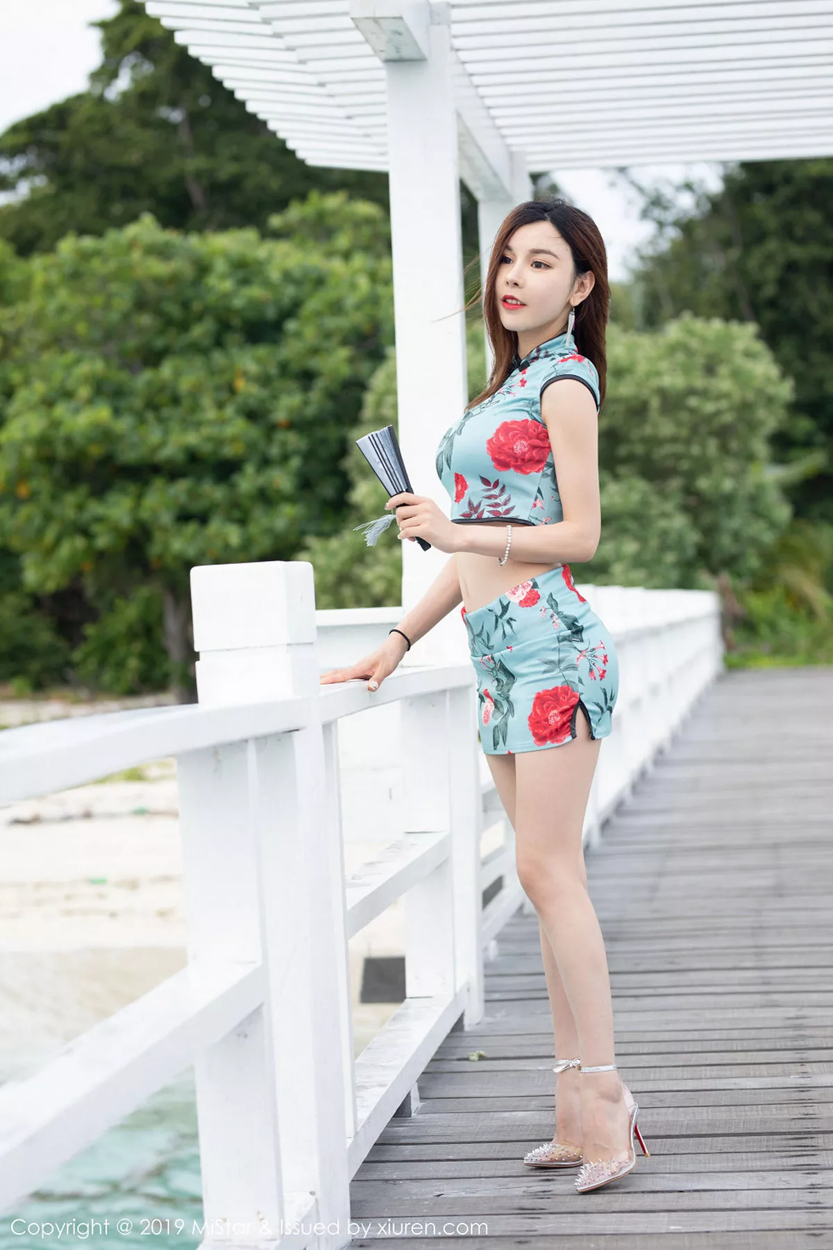 秀人集.com_[MiStar魅妍社]Vol.306_嫩模沈佳熹仙本那旅拍户外华丽古韵旗袍装扮性感写真40P