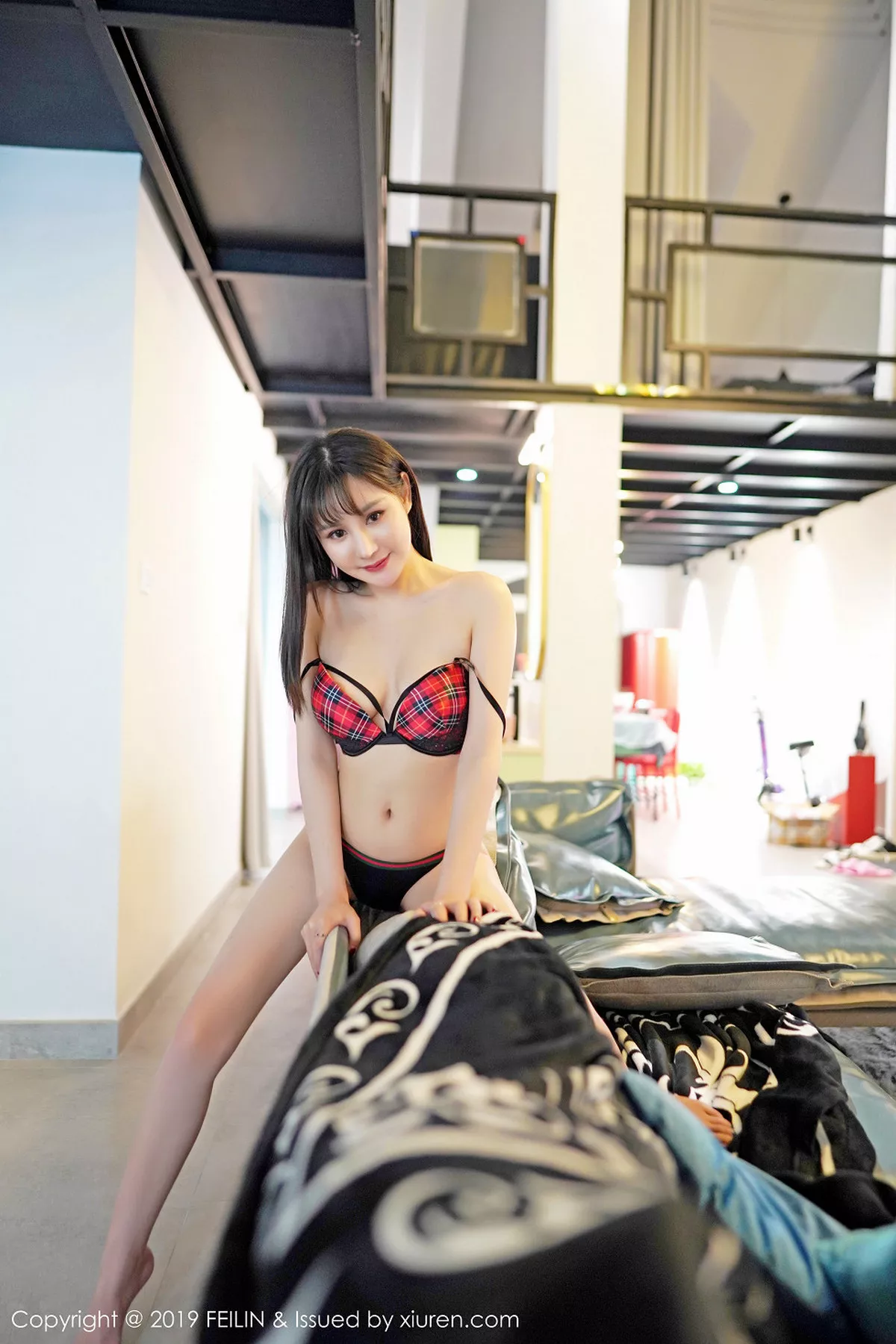 秀人集.com_[FeiLin嗲囡囡]Vol.205_嫩模Celina青妍私房薄纱透视内衣+真空白衬衣秀豪乳诱惑写真48P