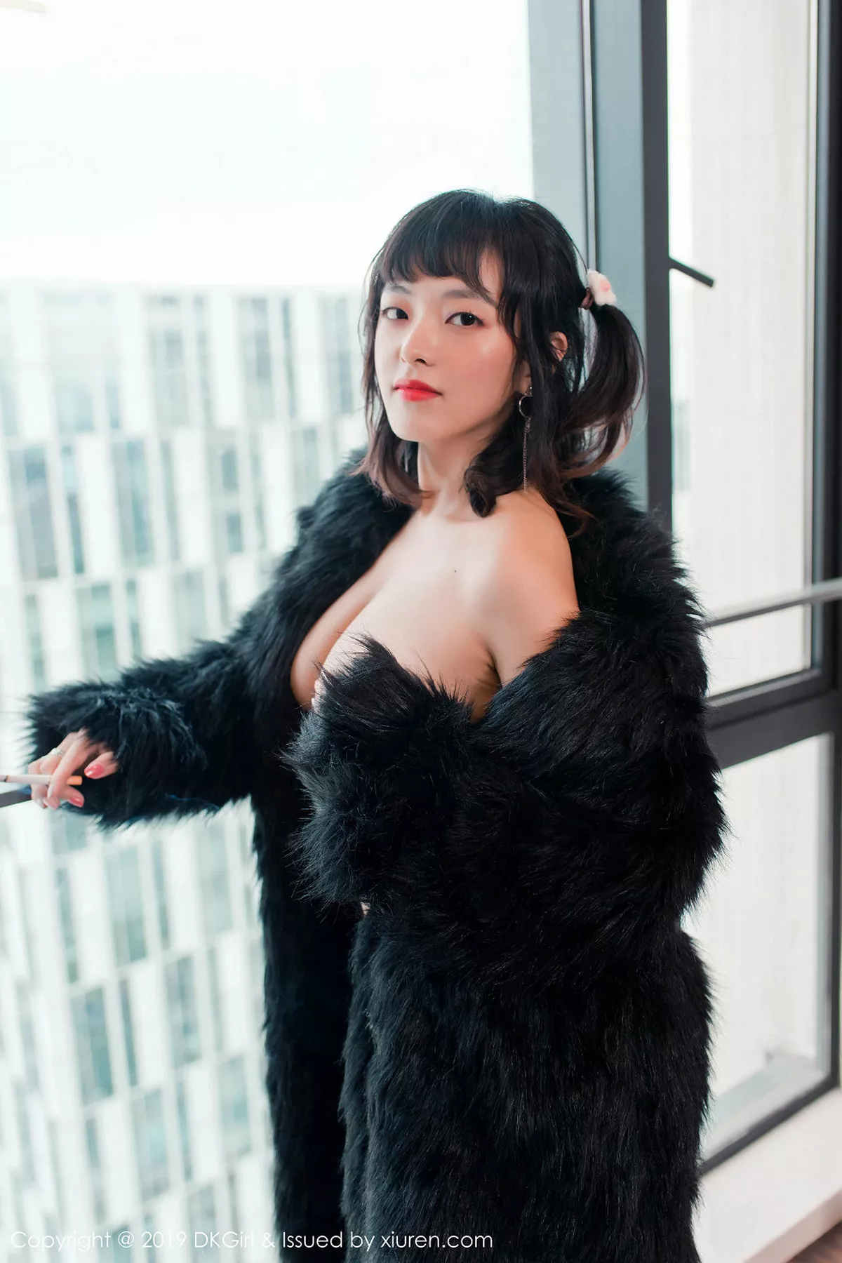 秀人集.com_[DKGirl御女郎]Vol.118_嫩模张花花私房全裸上身秀豪乳黑丝渔网缕空撩人诱惑写真50P