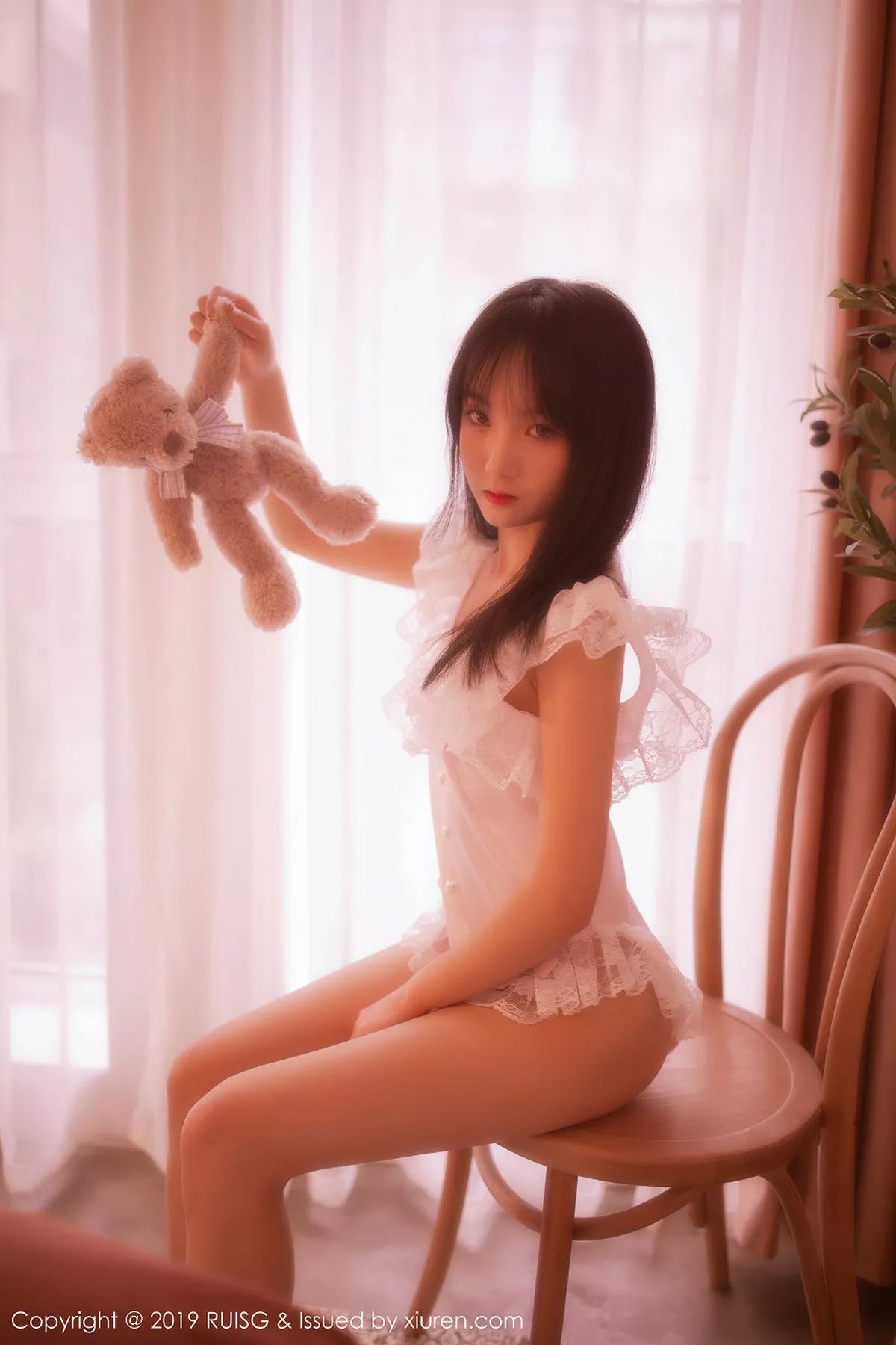 秀人集.com_[RUISG瑞丝馆]Vol.085_新人妹子小葡萄miki私房梦幻光线诱人蕾丝内衣唯美诱惑写真43P