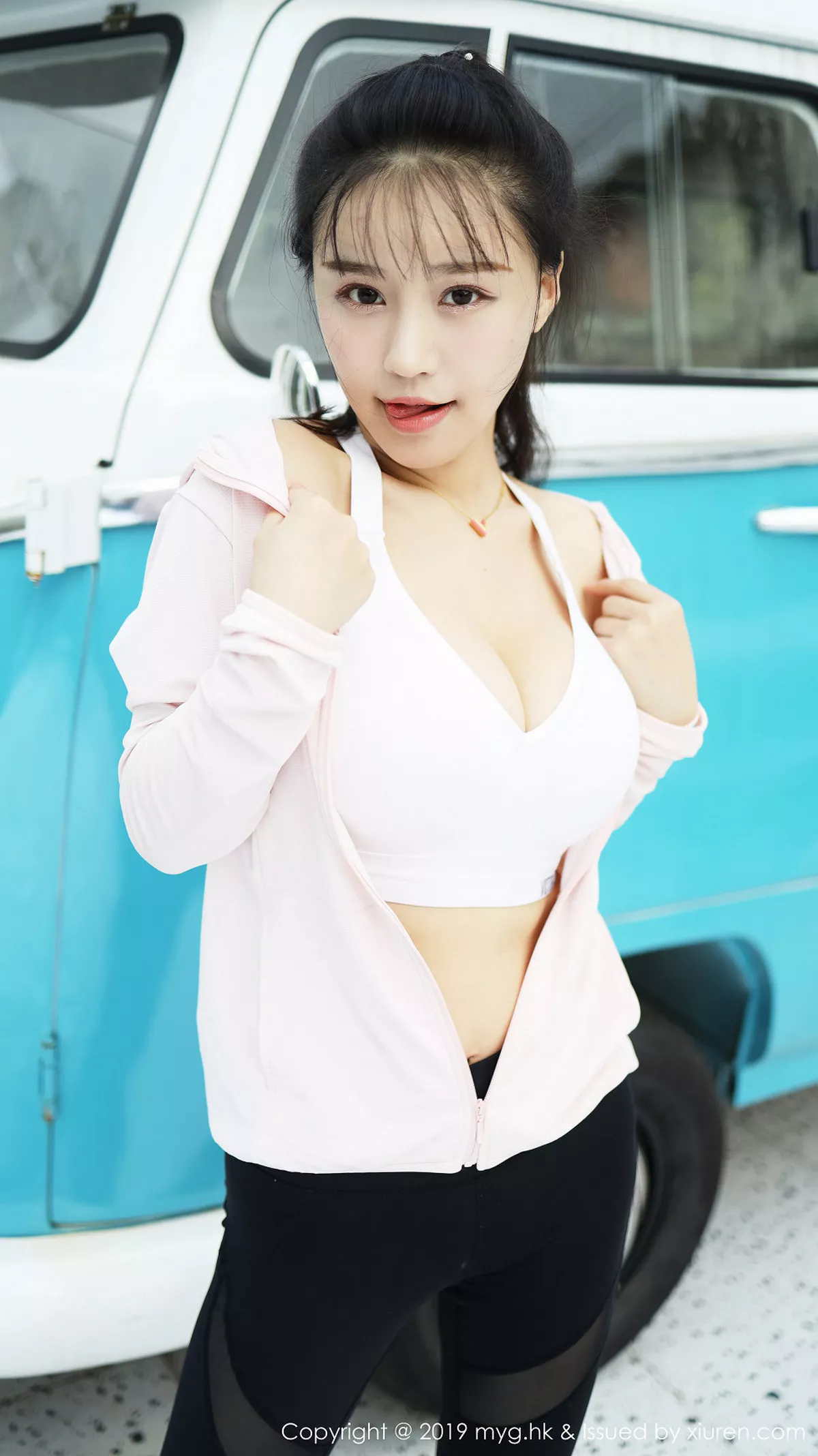 秀人集.com_[MyGirl美媛馆]Vol.387_女神Flower朱可儿户外运动装半脱秀蕾丝内裤惹火诱惑写真75P