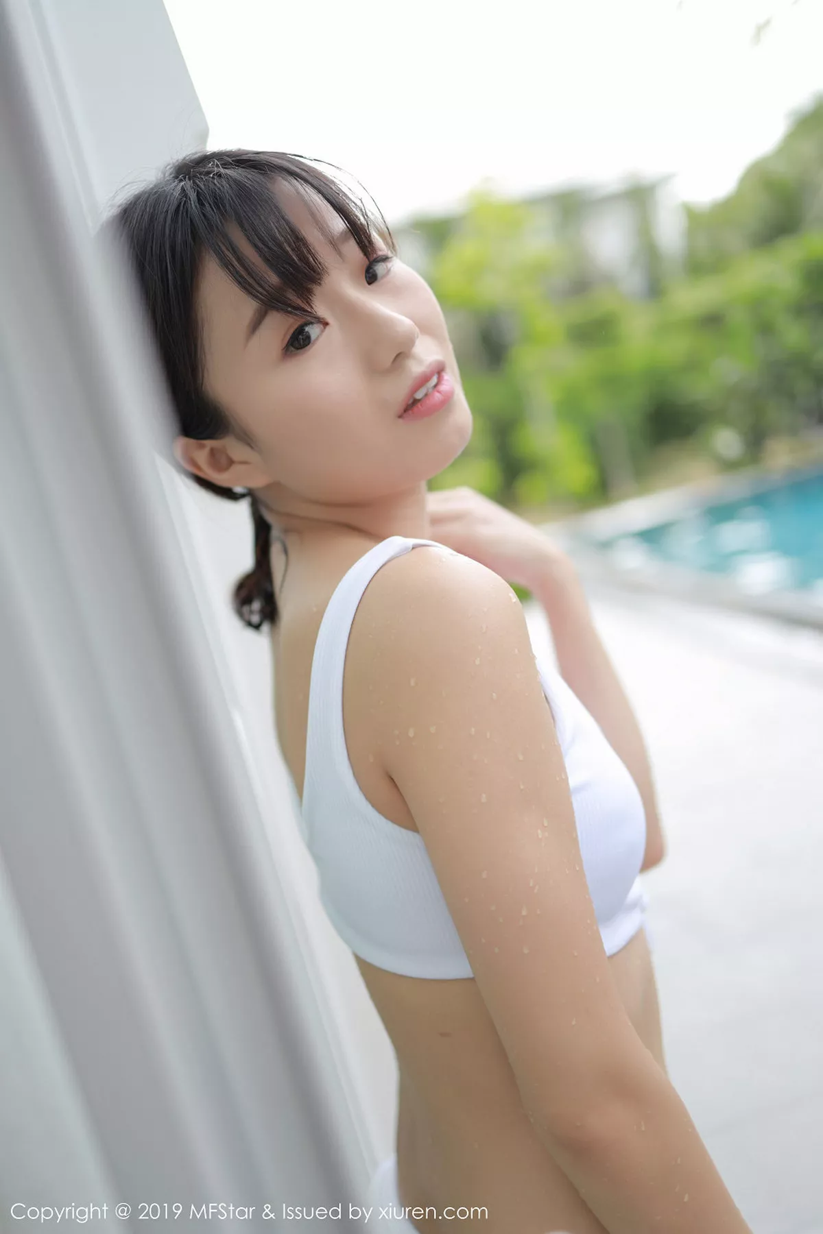 秀人集.com_[MFStar模范学院]Vol.214_嫩模仓井优香室外泳池性感比基尼秀完美身材写真65P