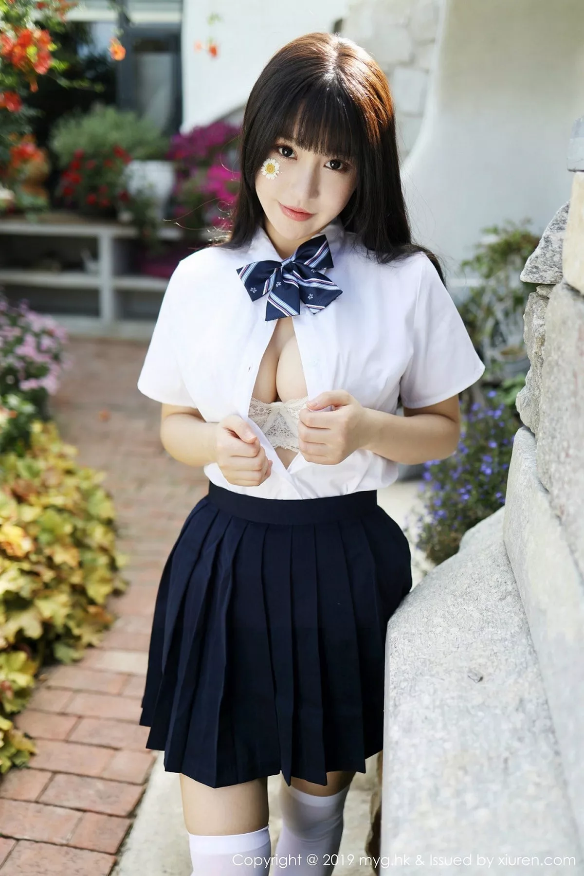 秀人集.com_[MyGirl美媛馆]Vol.394_女神Flower朱可儿大理旅拍户外学生装大胆撩裙诱惑写真54P