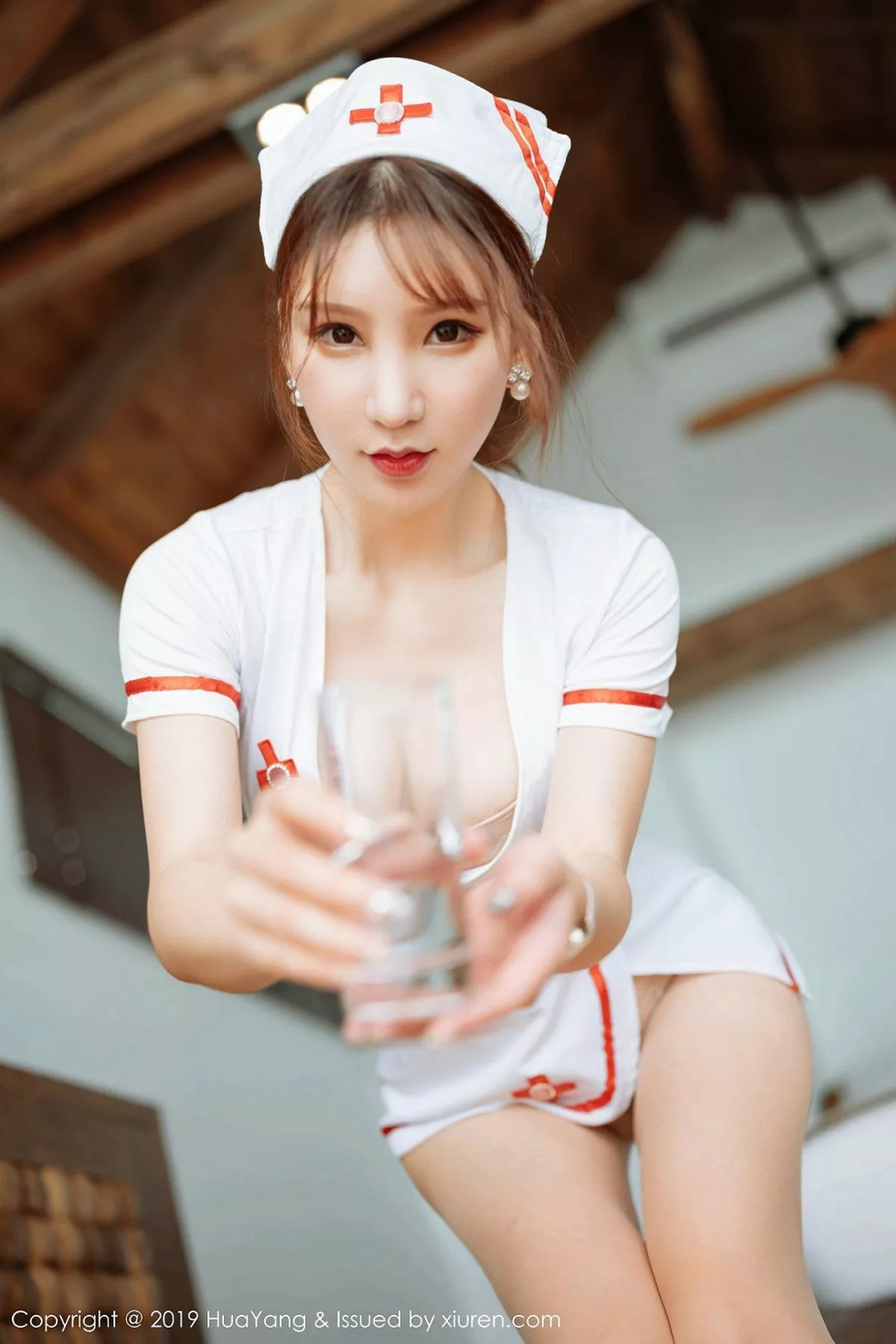 秀人集.com_[HuaYang花漾]Vol.176_女神周于希Sandy私房角色扮演护士制服肉丝裤袜极致诱惑写真62P