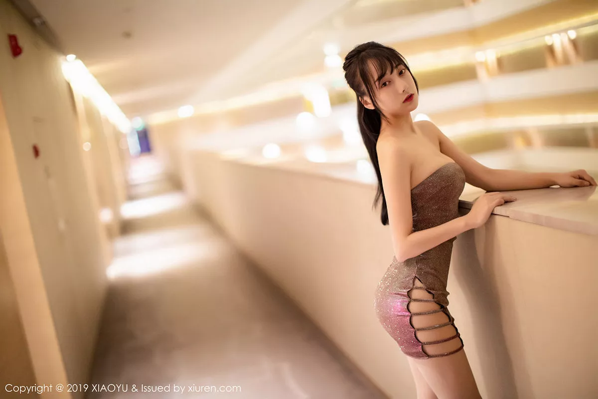 秀人集.com_[XiaoYu画语界]Vol.159_嫩模何嘉颖私房低胸连身裙半脱露傲人豪乳极致诱惑写真68P