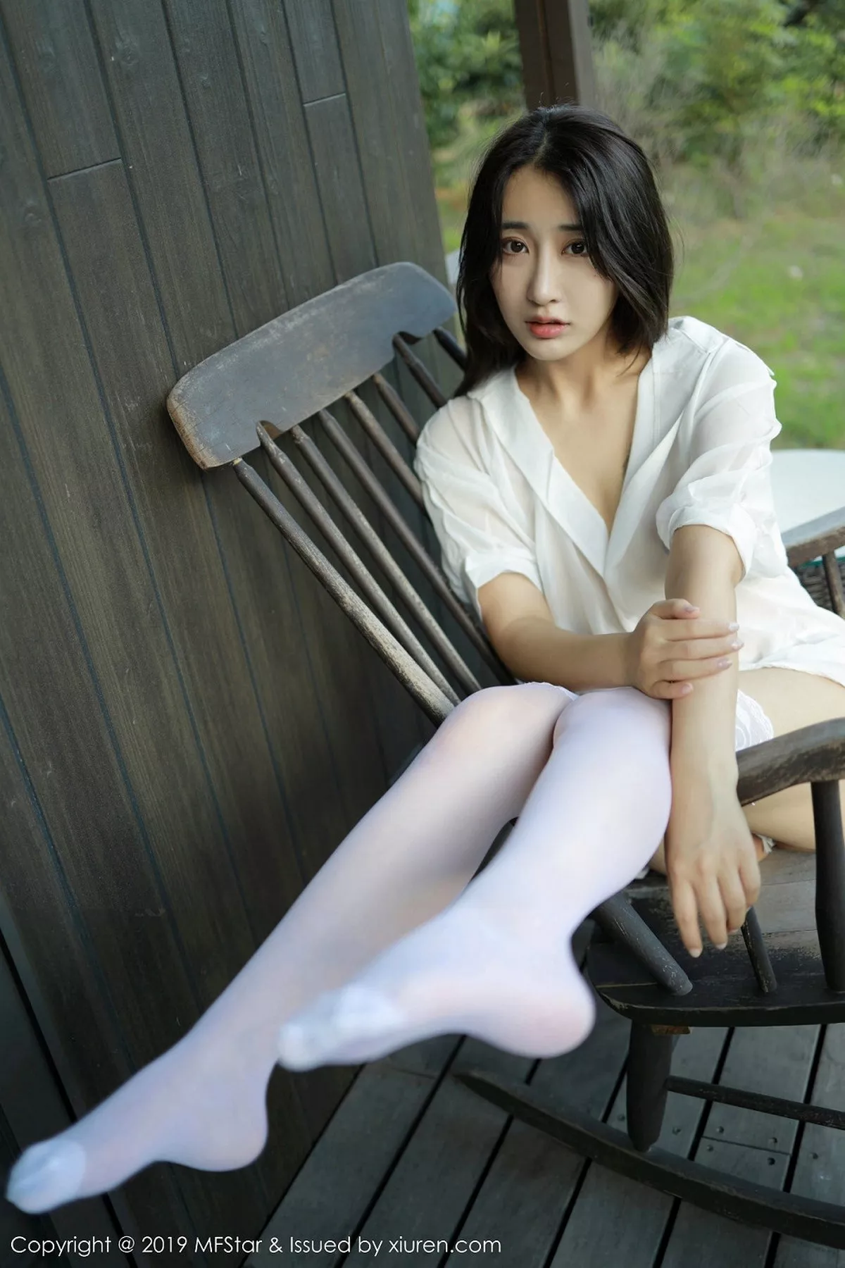 秀人集.com_[MFStar模范学院]Vol.219_嫩模Betty林子欣日本旅拍户外白衬衣配蕾丝吊袜诱惑写真53P