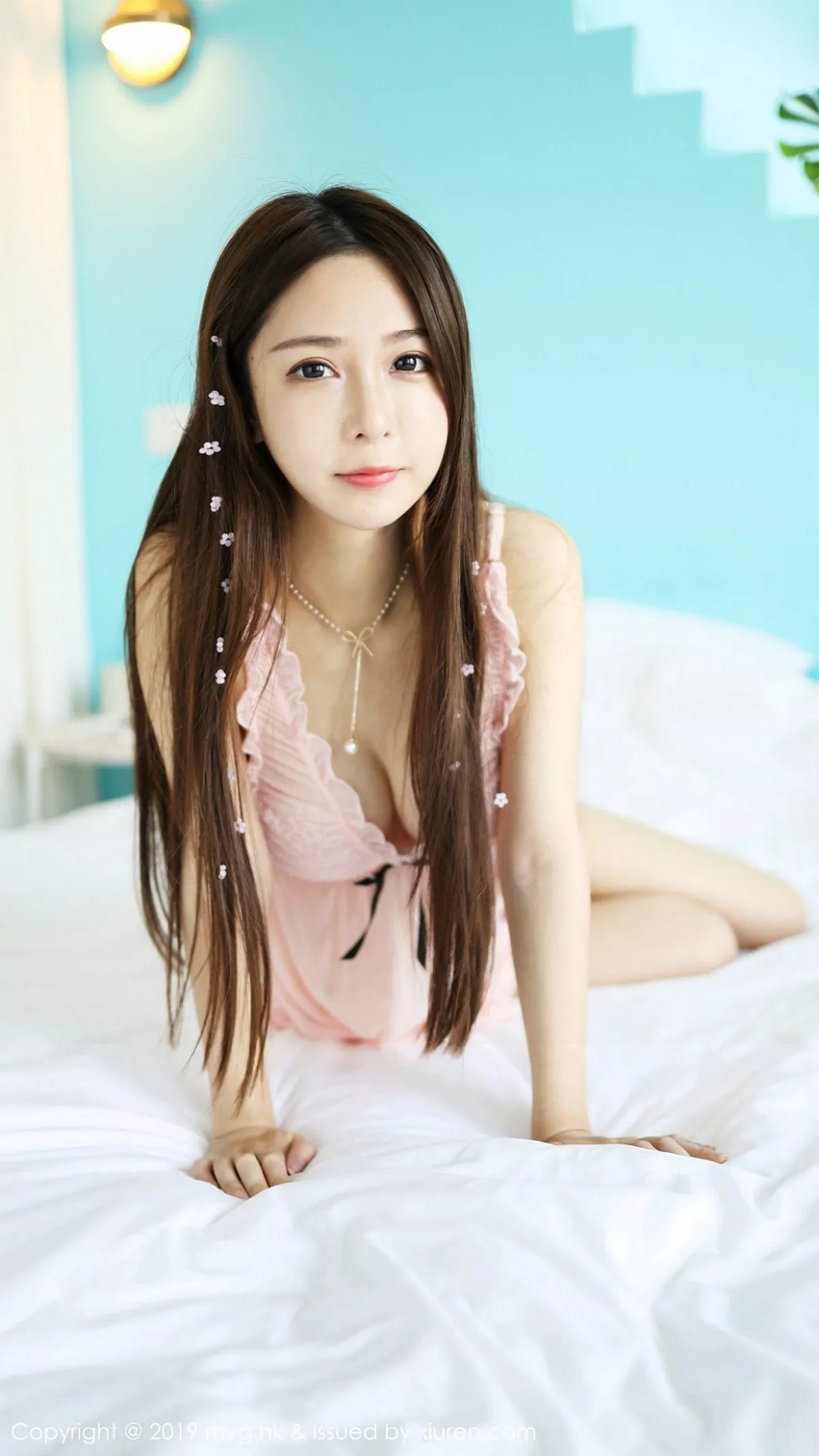 秀人集.com_[MyGirl美媛馆]Vol.399_嫩模luna张静燕私房粉色蕾丝睡衣秀翘臀撩人诱惑写真44P