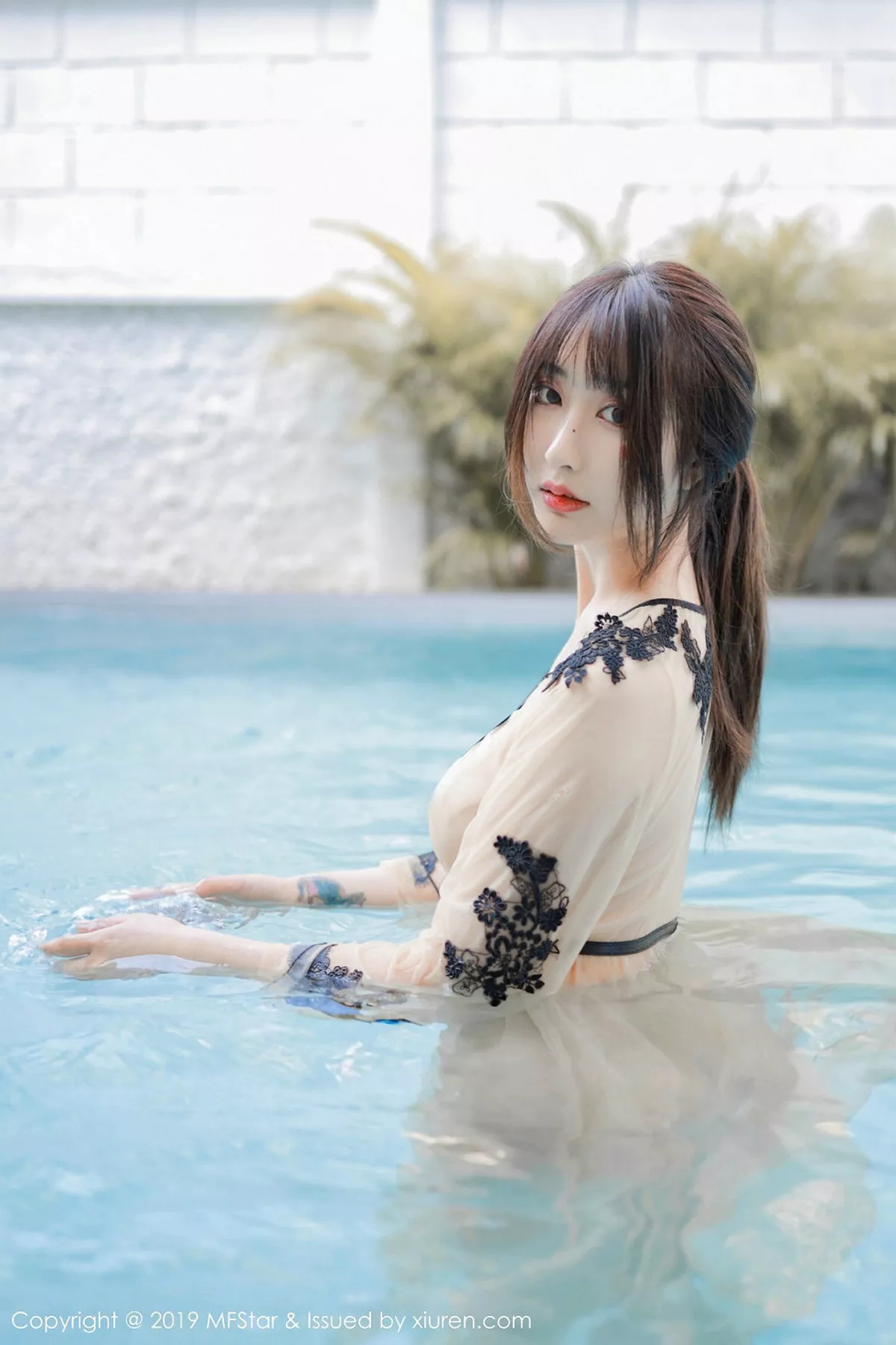 秀人集.com_[MFStar模范学院]Vol.230_嫩模Betty林子欣泰国清迈旅拍泳池出浴美人湿身诱惑写真62P