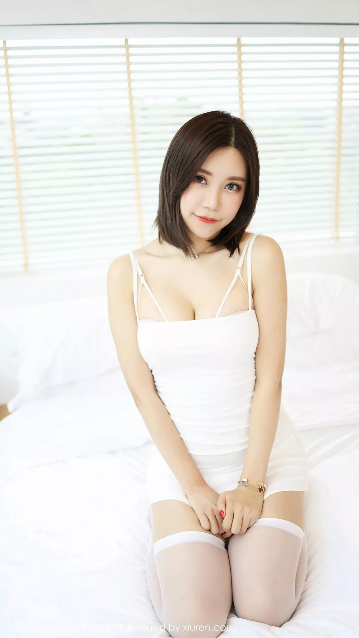 秀人集.com_[MyGirl美媛馆]Vol.401_嫩模绮里嘉ula私房蕾丝镂空内衣配白丝袜秀白嫩肌肤诱惑写真40P