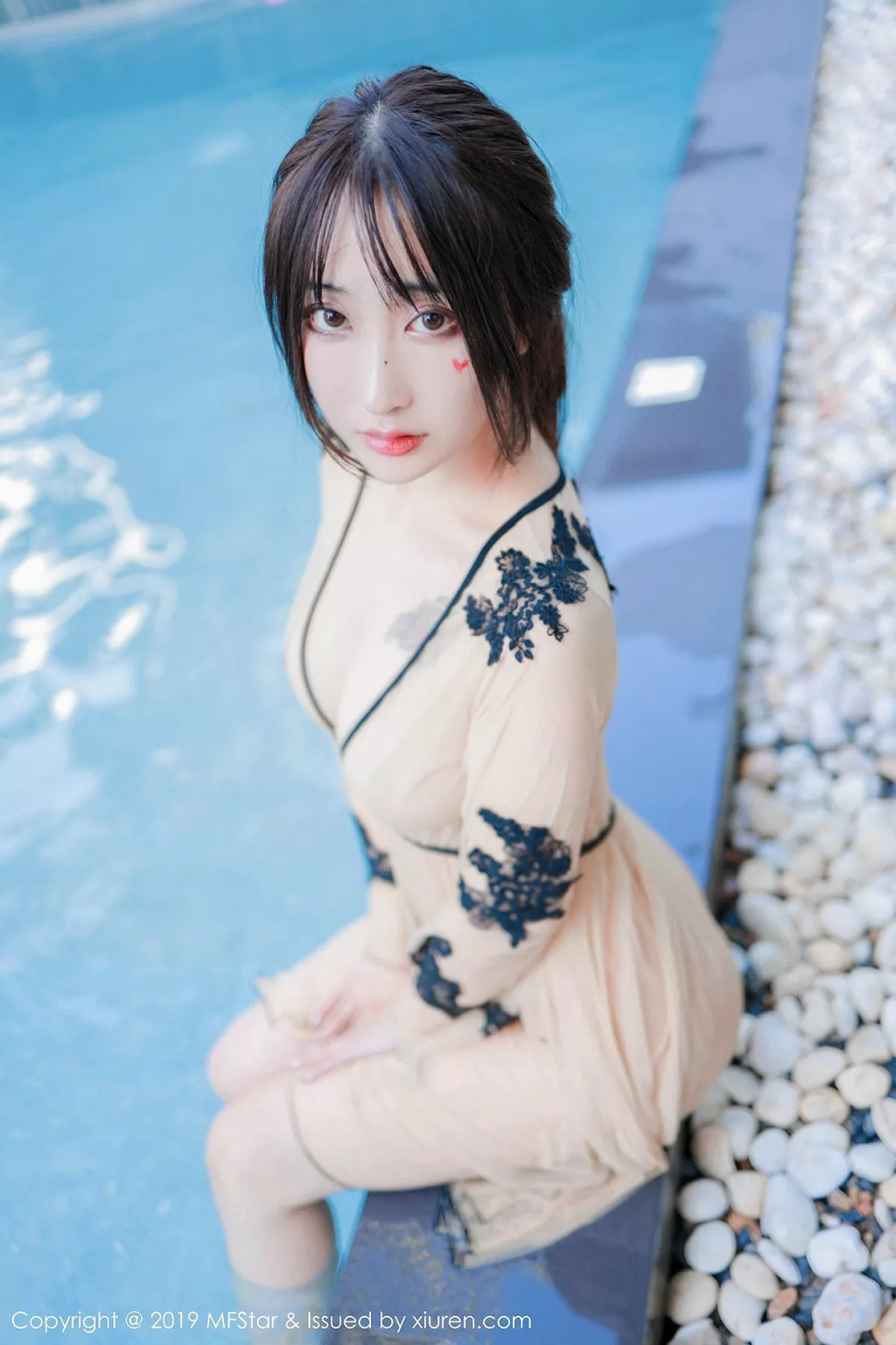 秀人集.com_[MFStar模范学院]Vol.230_嫩模Betty林子欣泰国清迈旅拍泳池出浴美人湿身诱惑写真62P