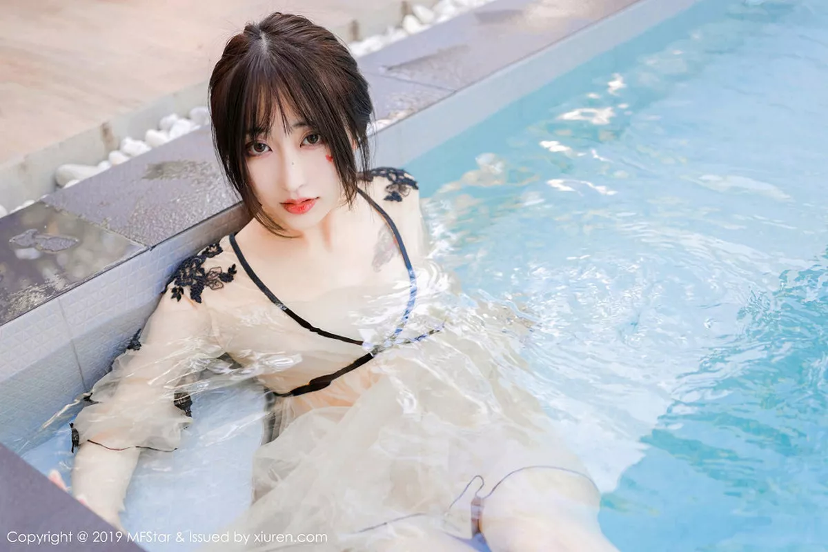 秀人集.com_[MFStar模范学院]Vol.230_嫩模Betty林子欣泰国清迈旅拍泳池出浴美人湿身诱惑写真62P