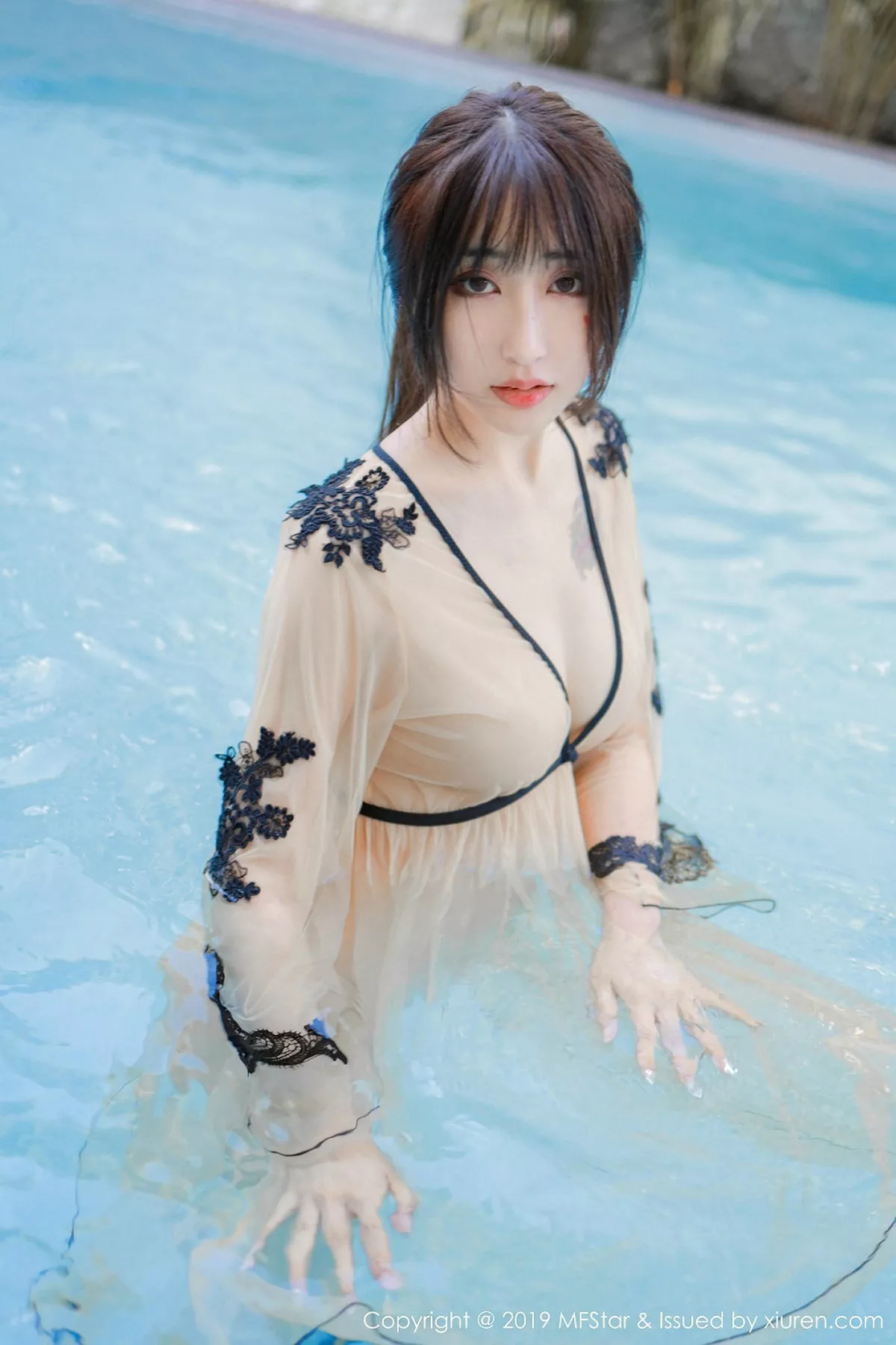 秀人集.com_[MFStar模范学院]Vol.230_嫩模Betty林子欣泰国清迈旅拍泳池出浴美人湿身诱惑写真62P