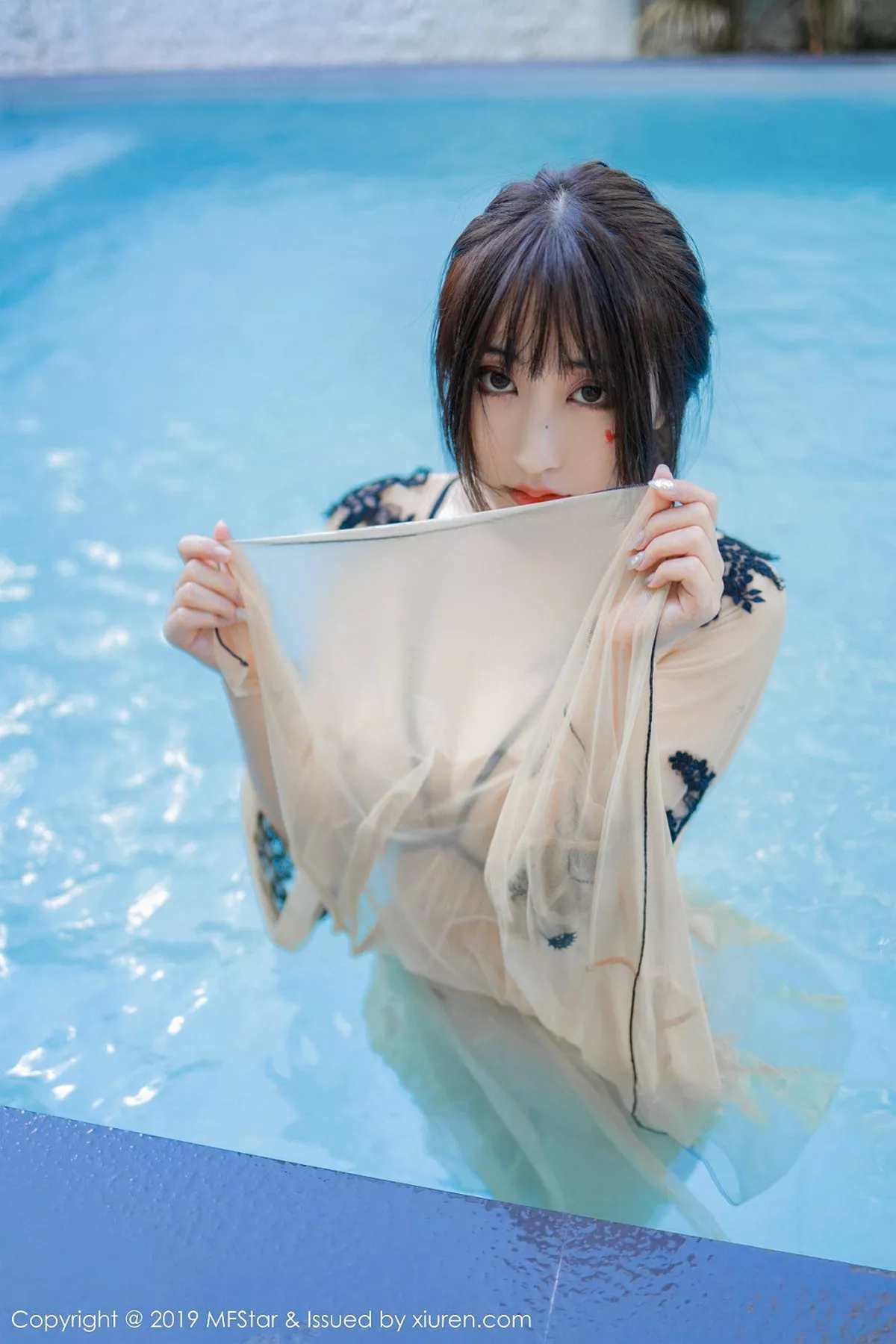 秀人集.com_[MFStar模范学院]Vol.230_嫩模Betty林子欣泰国清迈旅拍泳池出浴美人湿身诱惑写真62P