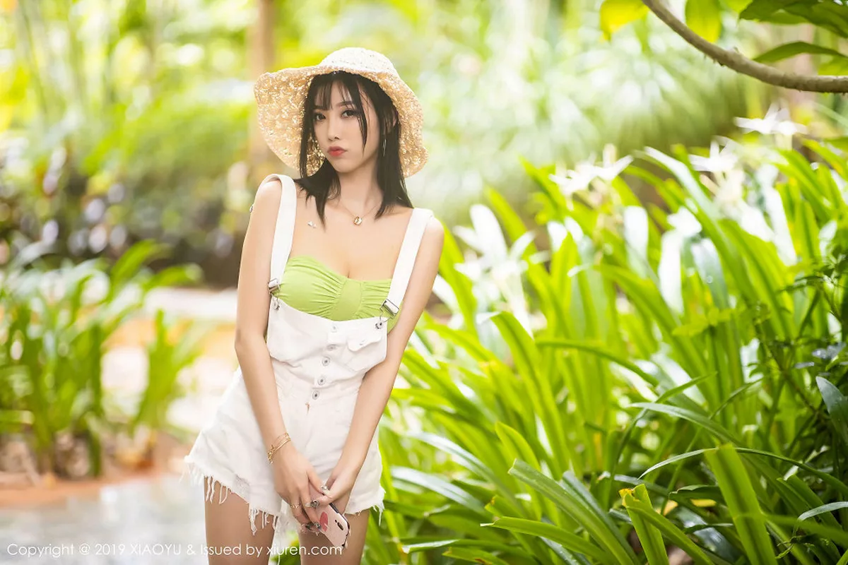 秀人集.com_[XiaoYu画语界]Vol.204_女神杨晨晨sugar心愿旅拍私房黄色吊带裙半脱诱惑写真58P