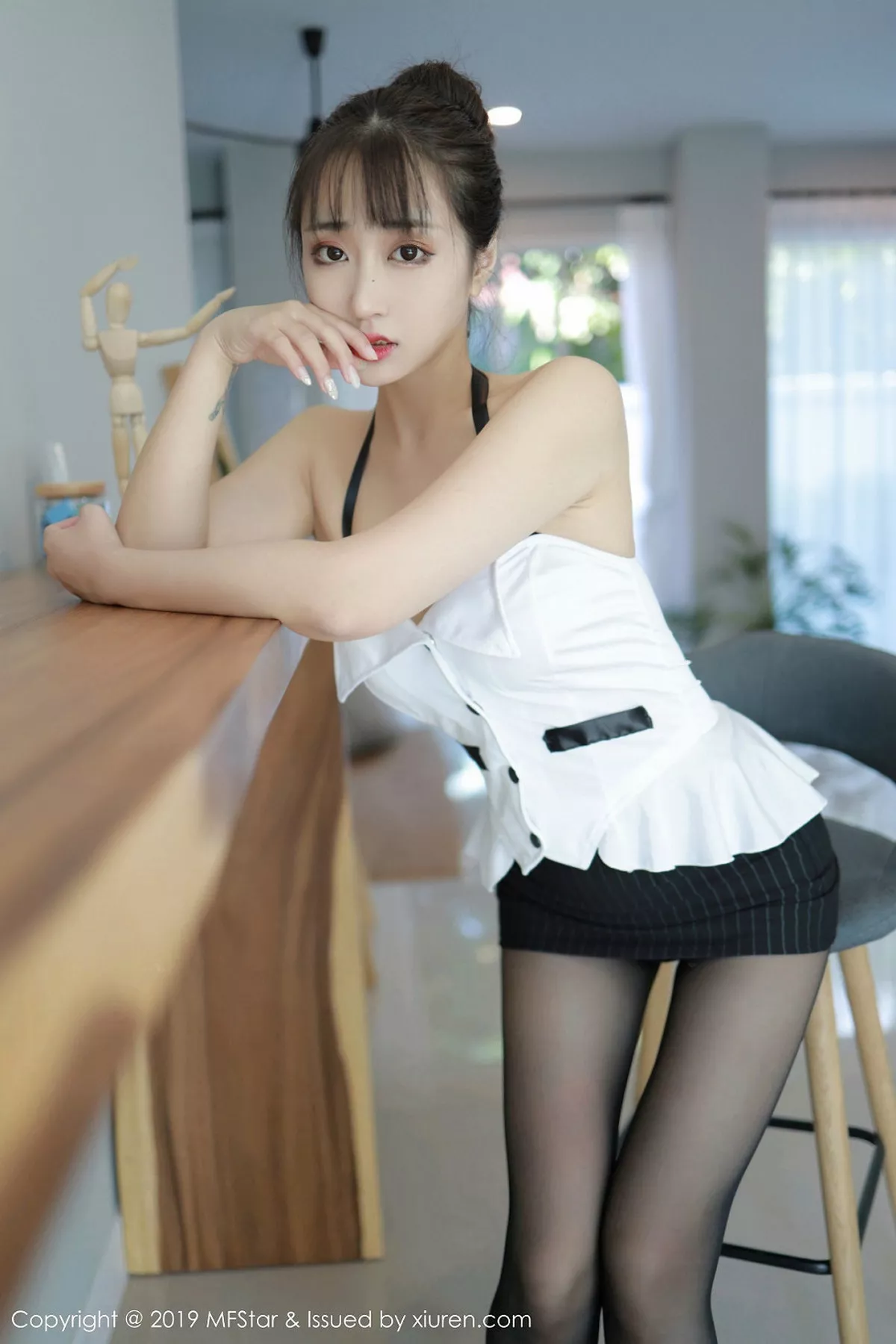 秀人集.com_[MFStar模范学院]Vol.238_嫩模Betty林子欣泰国清迈旅拍私房黑丝美腿完美诱惑写真51P