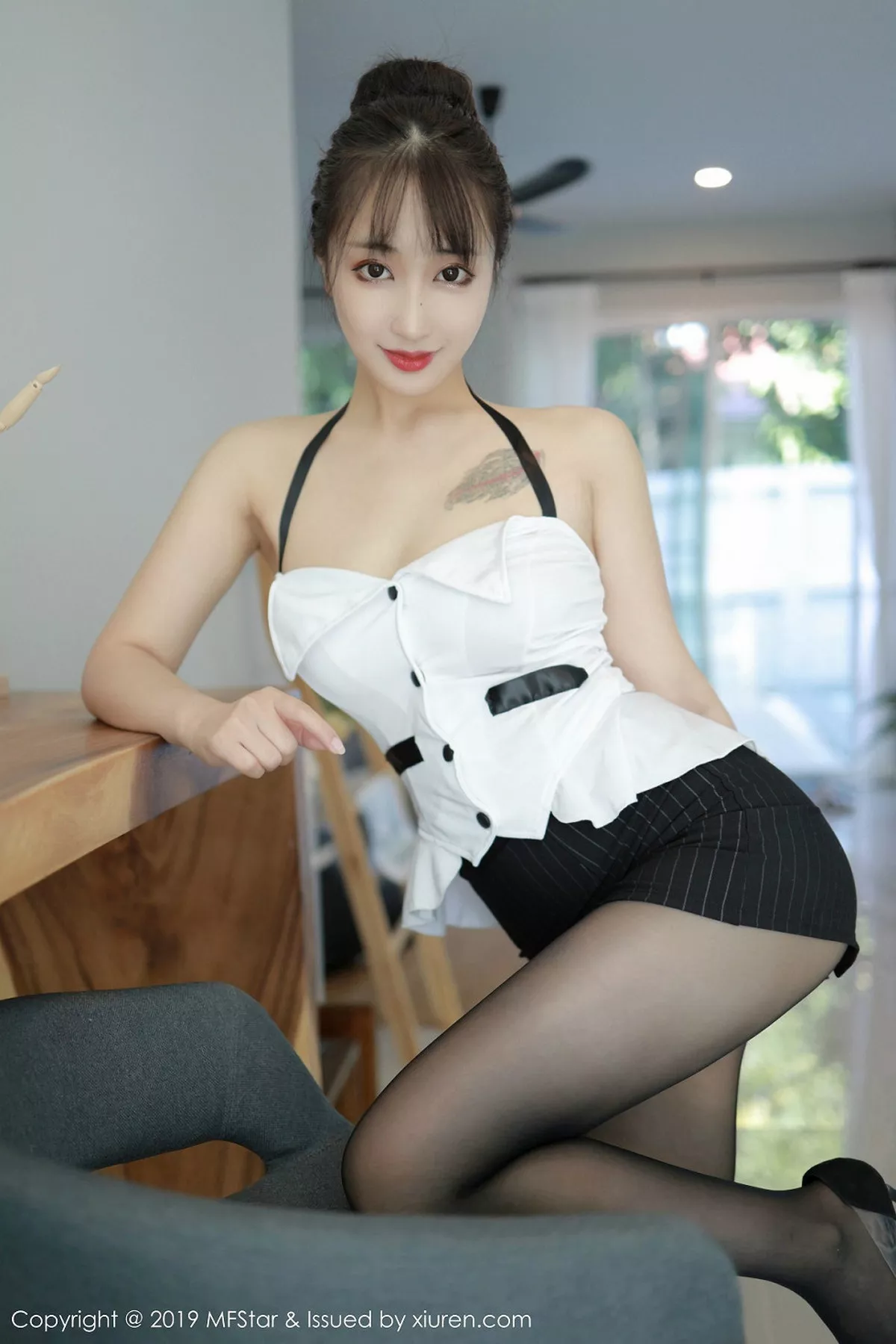 秀人集.com_[MFStar模范学院]Vol.238_嫩模Betty林子欣泰国清迈旅拍私房黑丝美腿完美诱惑写真51P