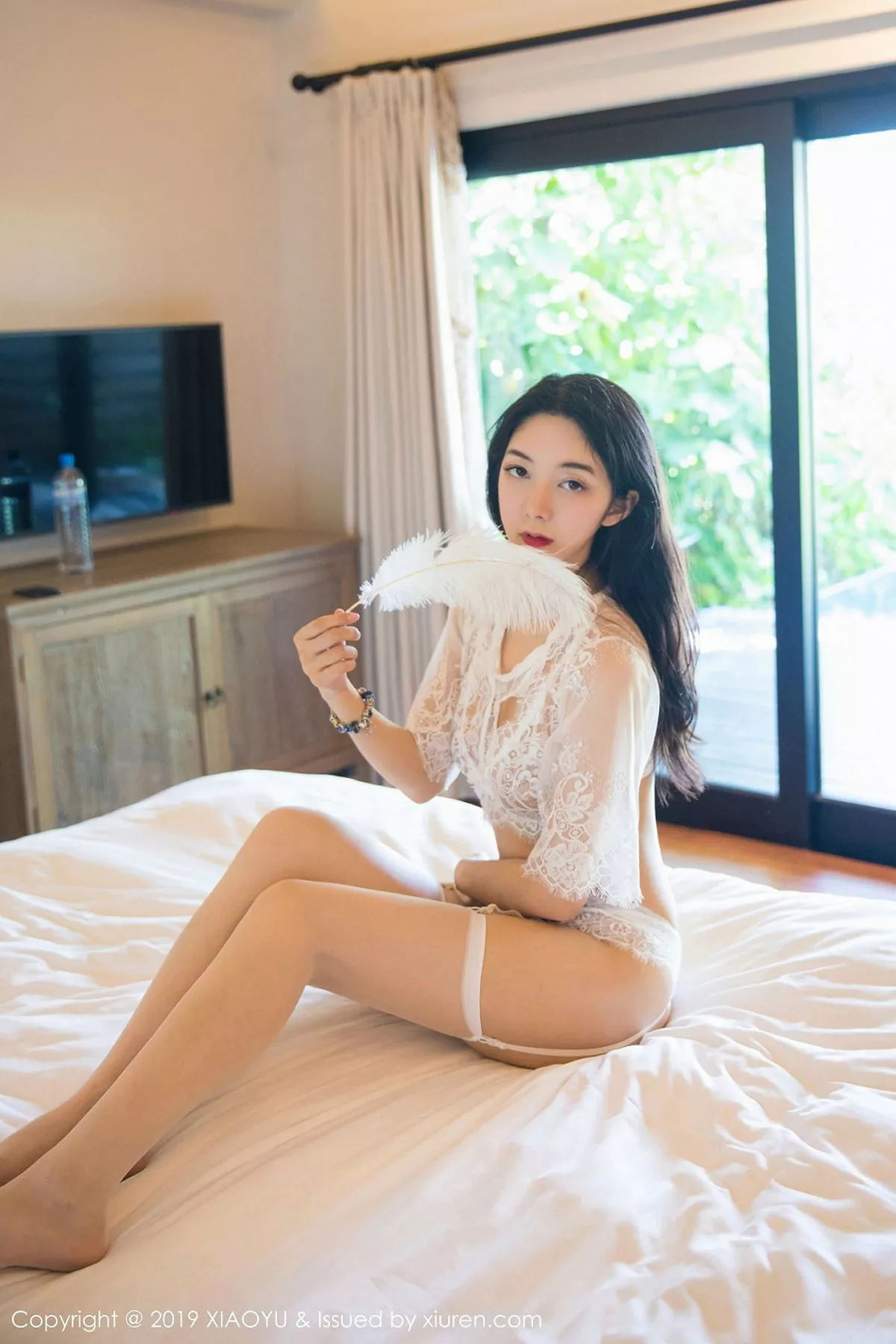 秀人集.com_[XiaoYu画语界]Vol.211_女神Angela小热巴私房白色蕾丝内衣配白丝袜透视诱惑写真100P