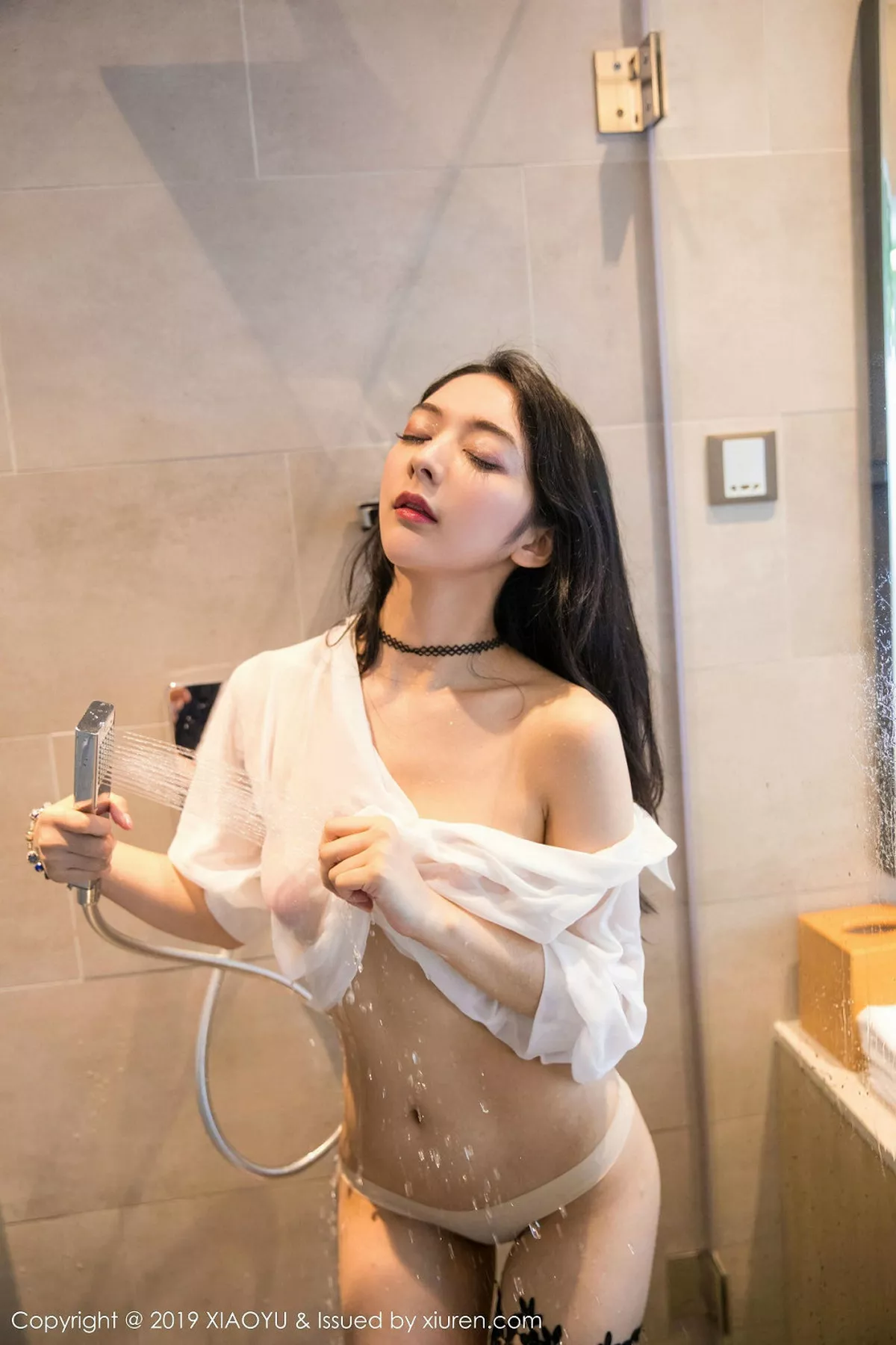 秀人集.com_[XiaoYu画语界]Vol.211_女神Angela小热巴私房白色蕾丝内衣配白丝袜透视诱惑写真100P