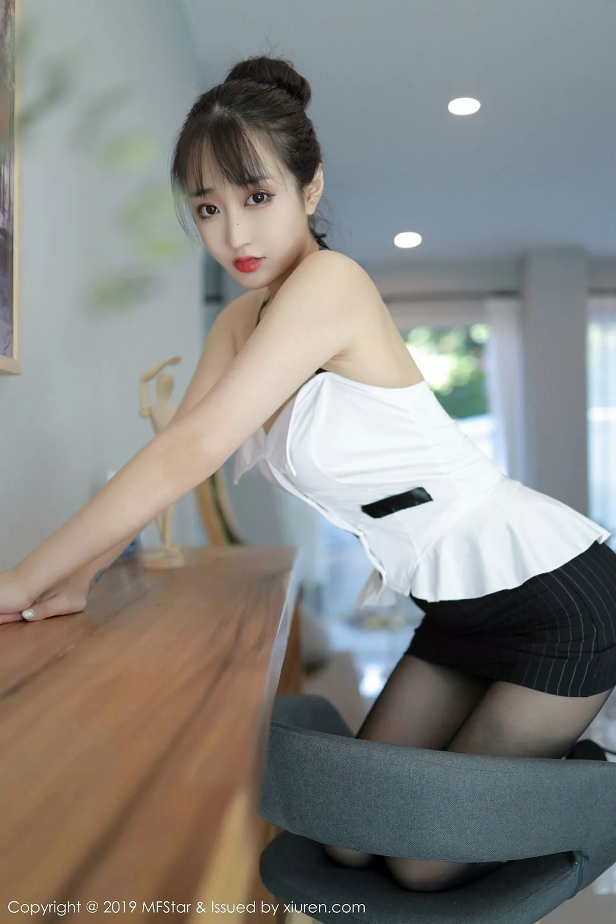 秀人集.com_[MFStar模范学院]Vol.238_嫩模Betty林子欣泰国清迈旅拍私房黑丝美腿完美诱惑写真51P