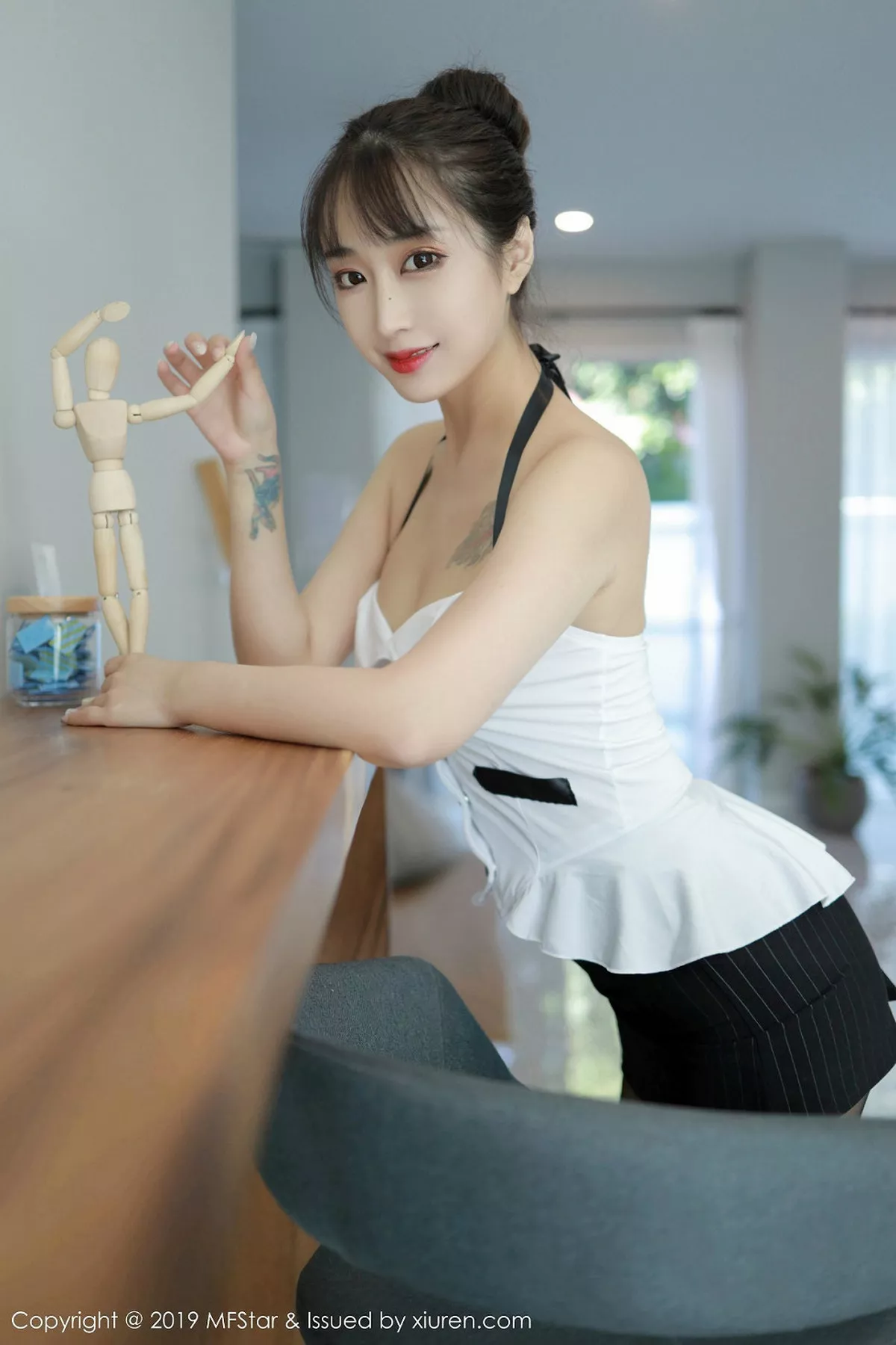 秀人集.com_[MFStar模范学院]Vol.238_嫩模Betty林子欣泰国清迈旅拍私房黑丝美腿完美诱惑写真51P
