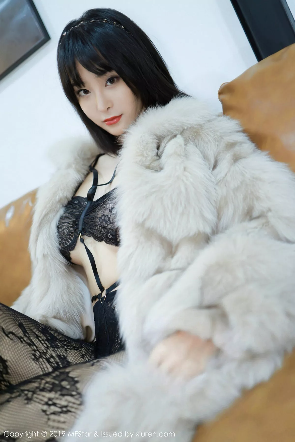 秀人集.com_[MFStar模范学院]Vol.242_嫩模蓝夏Akasha私房黑色缕空情趣内衣秀火辣身材诱惑写真55P