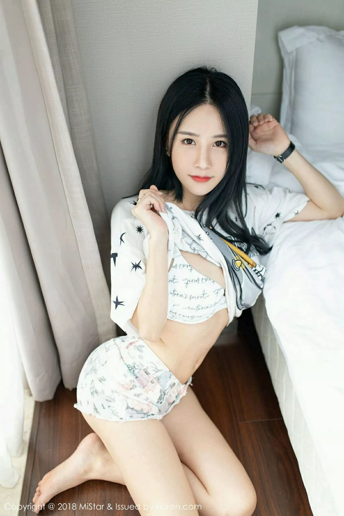 秀人集.com_[MiStar魅妍社]Vol.248_嫩模小沫琳吊带抹胸内衣配牛仔热裤秀完美身材豪乳诱惑写真43P