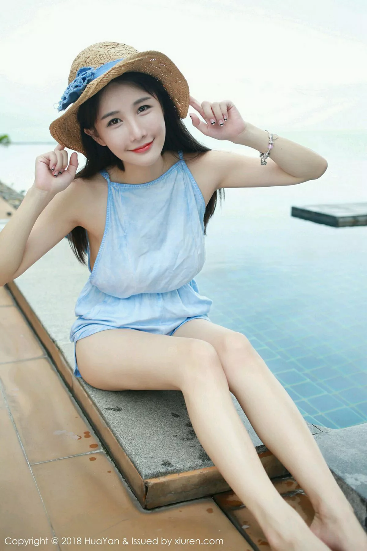 秀人集.com_[HuaYan花の颜]Vol.057_嫩模小沫琳苏梅岛旅拍泳池里白色浴巾裹身秀豪乳诱惑写真40P
