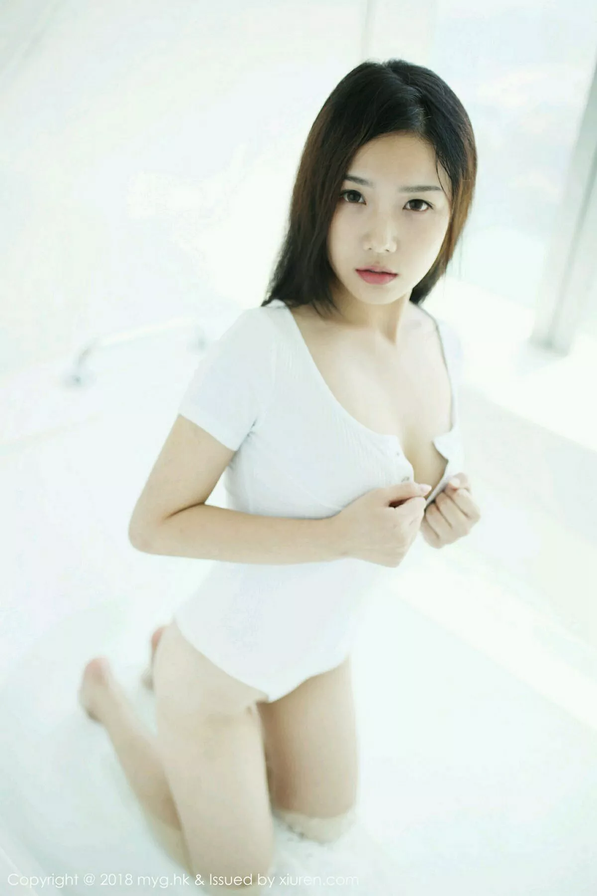 秀人集.com_[MyGirl美媛馆]Vol.325_女神徐微微mia私房全裸人体艺术花瓣遮点火辣诱惑写真77P