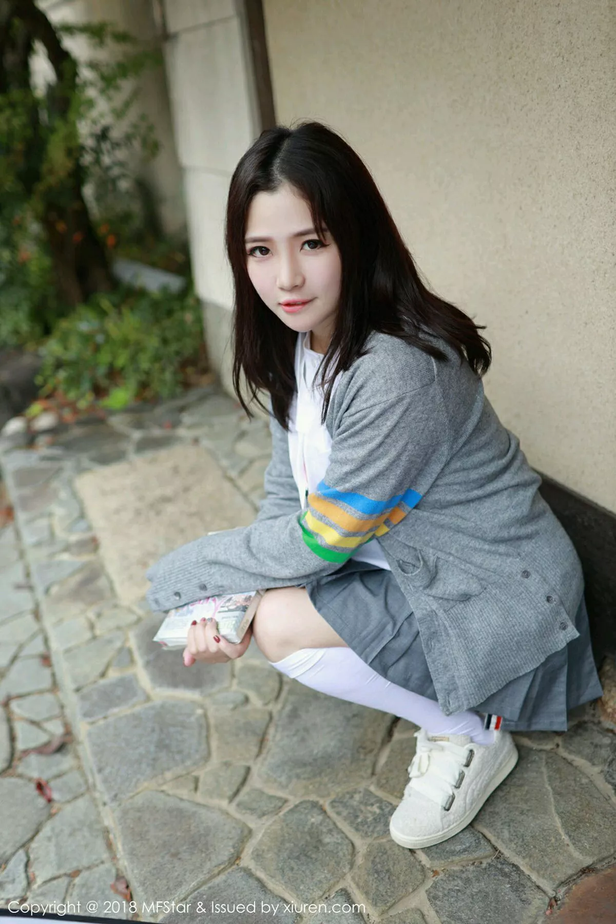 秀人集.com_[MFStar模范学院]Vol.162_女神徐cake日本旅拍性感衬衣配短裙半露白嫩美乳诱惑写真40P