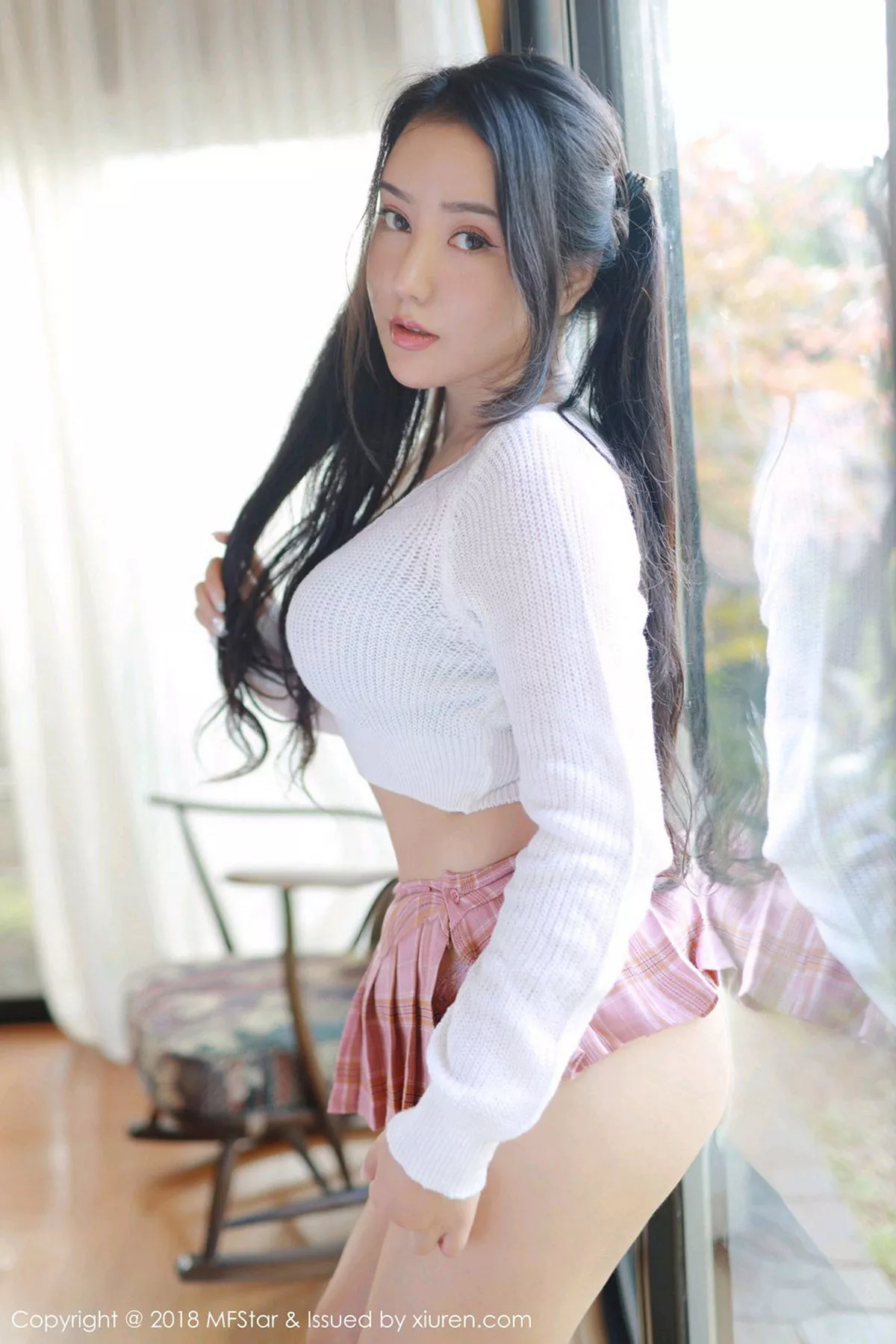 秀人集.com_[MFStar模范学院]Vol.168_女神Manuela玛鲁娜日本旅拍私房粉色短裙秀翘臀极致诱惑写真51P