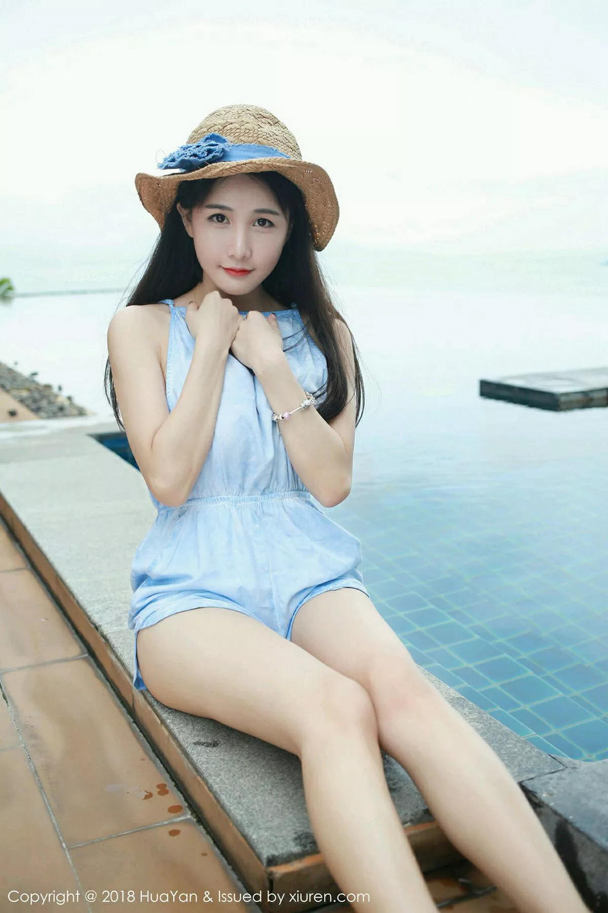 秀人集.com_[HuaYan花の颜]Vol.057_嫩模小沫琳苏梅岛旅拍泳池里白色浴巾裹身秀豪乳诱惑写真40P