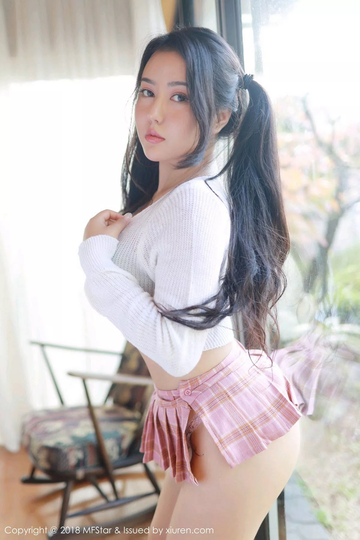 秀人集.com_[MFStar模范学院]Vol.168_女神Manuela玛鲁娜日本旅拍私房粉色短裙秀翘臀极致诱惑写真51P