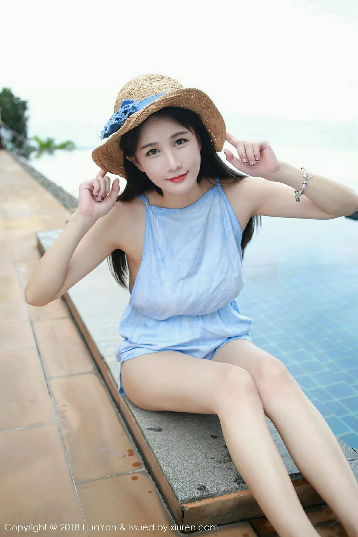 秀人集.com_[HuaYan花の颜]Vol.057_嫩模小沫琳苏梅岛旅拍泳池里白色浴巾裹身秀豪乳诱惑写真40P