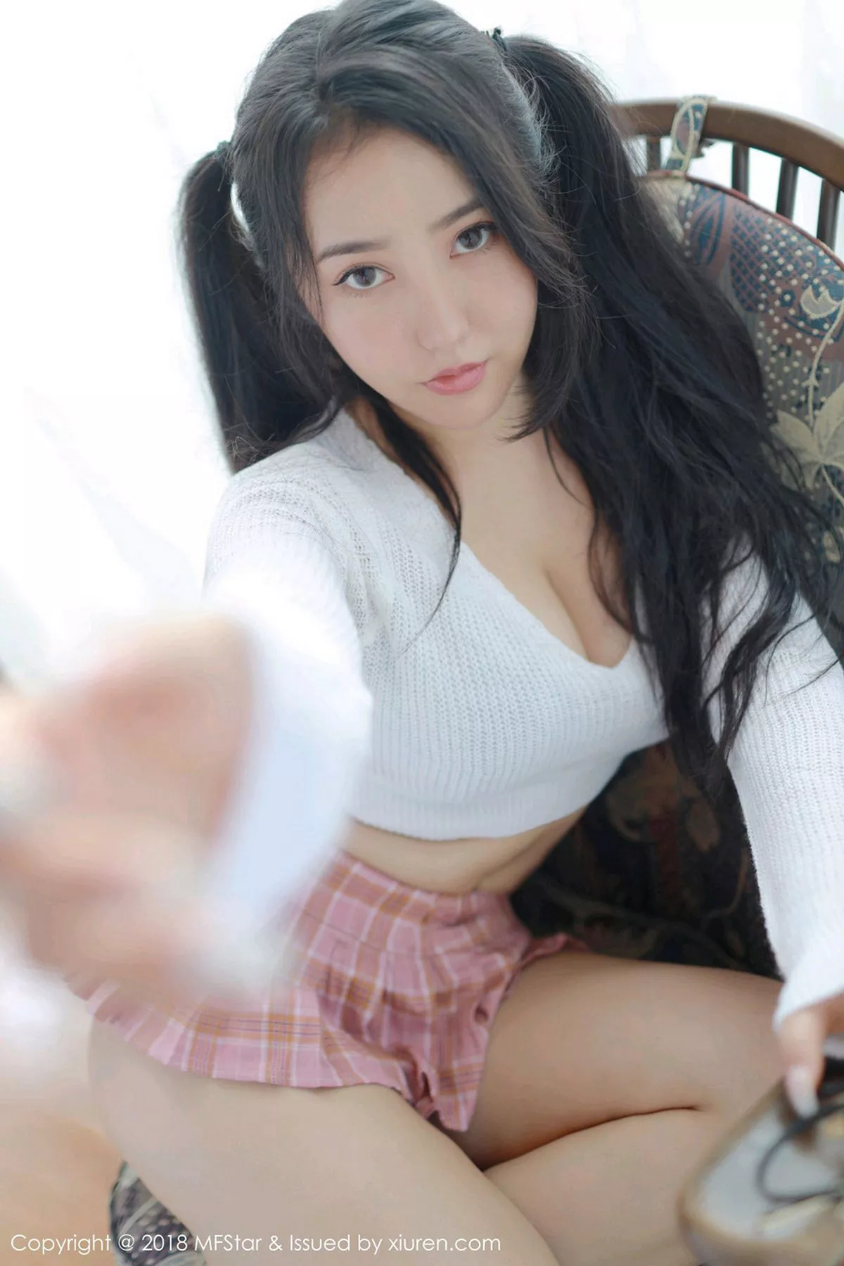 秀人集.com_[MFStar模范学院]Vol.168_女神Manuela玛鲁娜日本旅拍私房粉色短裙秀翘臀极致诱惑写真51P