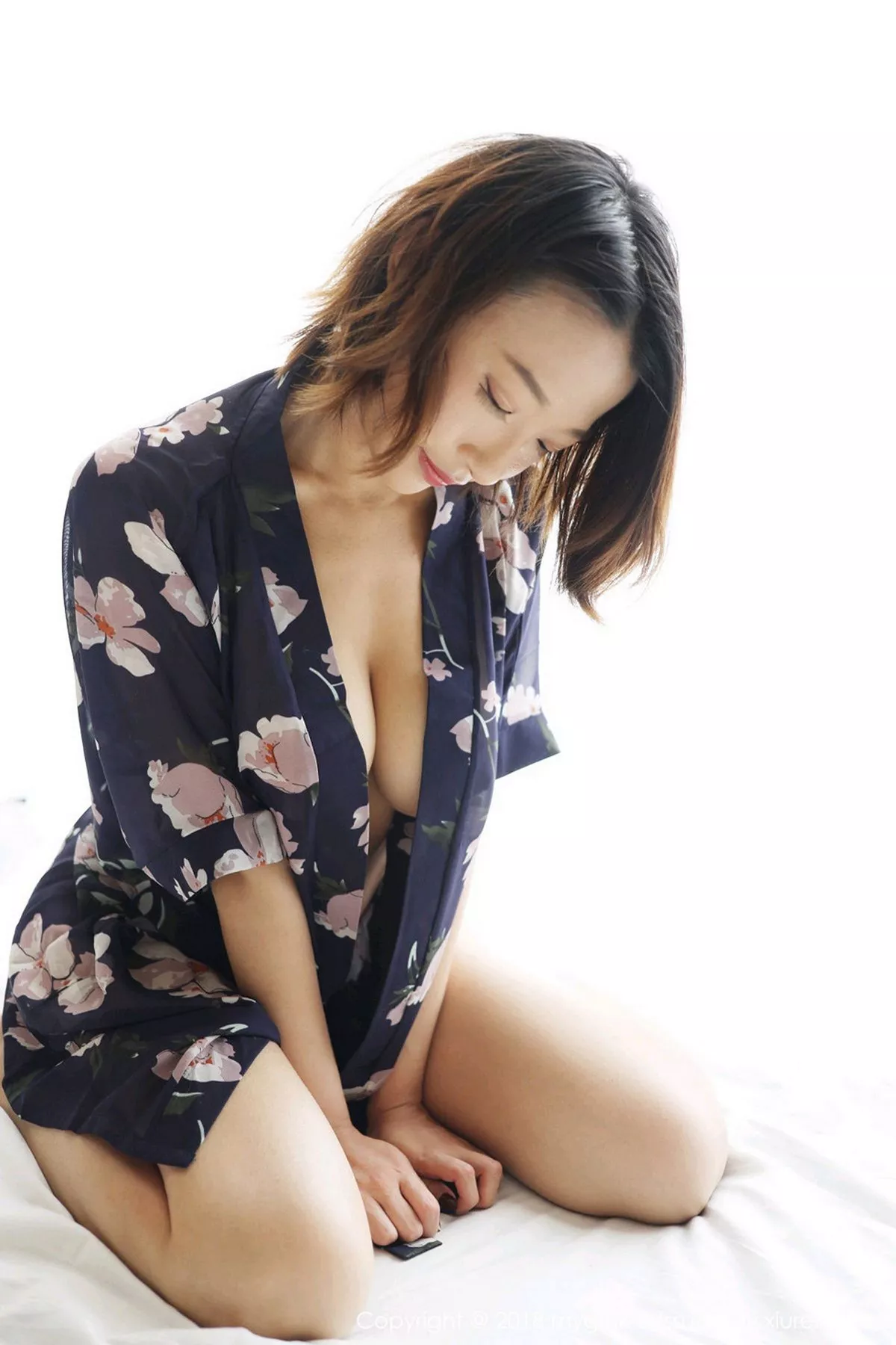 秀人集.com_[MyGirl美媛馆]Vol.332_嫩模栗子Riz私房真空花色睡衣配丁字裤秀豪乳翘臀诱惑写真41P