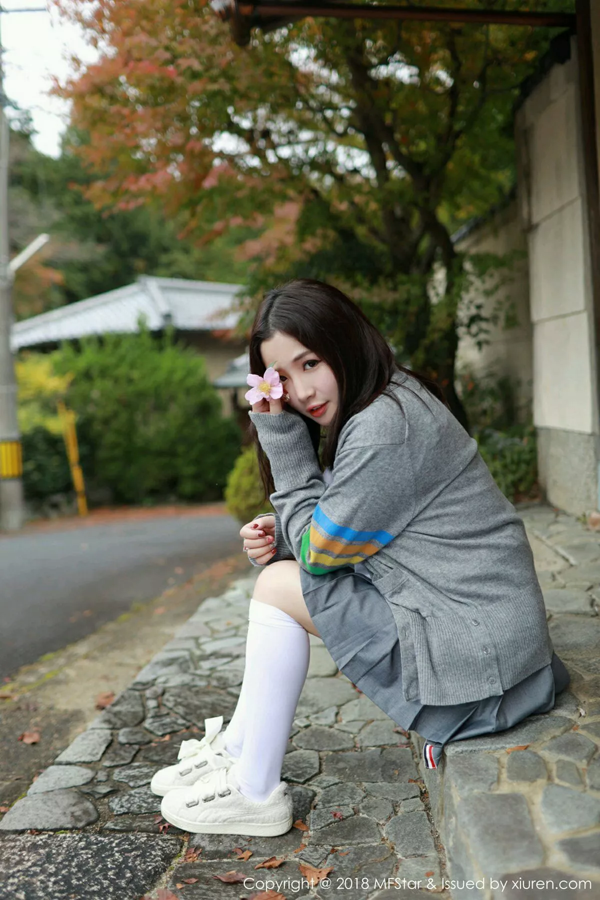 秀人集.com_[MFStar模范学院]Vol.162_女神徐cake日本旅拍性感衬衣配短裙半露白嫩美乳诱惑写真40P