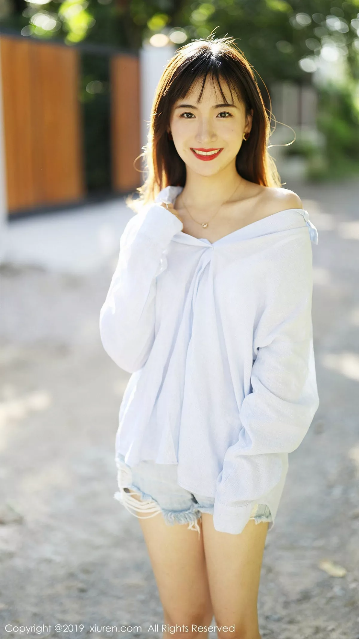 秀人集.com_[XiuRen秀人网]No.1892_嫩模艺儿拿铁泰国旅拍室外小清新主题蕾丝短裙迷人诱惑写真55P